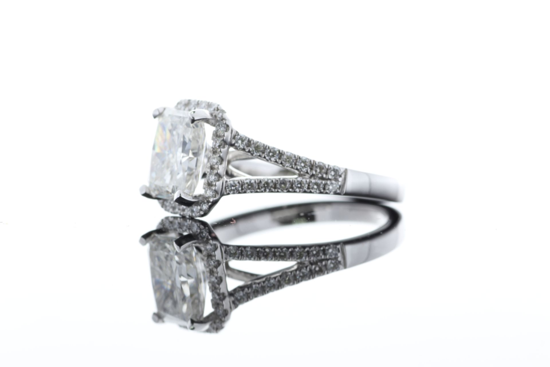 18ct White Gold Single Stone Radiant Cut Diamond With Halo Setting Ring 2.51 (2.01) - Image 13 of 73