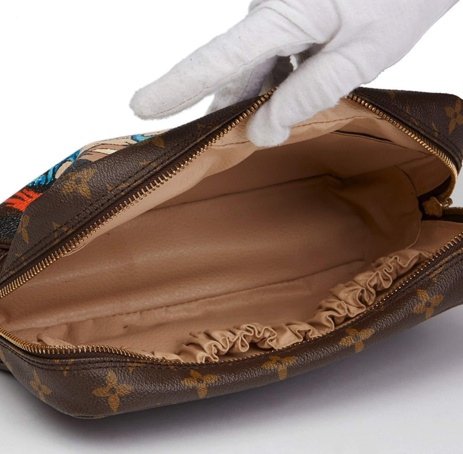 Louis Vuitton Hand-Painted 'Sick Of It All' X Year Zero London Toiletry Pouch - Image 8 of 11