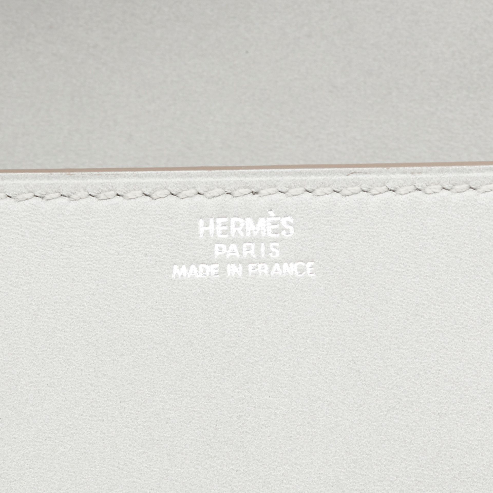 Hermès Gris Perle Tadelakt Leather Medor 23 Clutch - Image 7 of 11