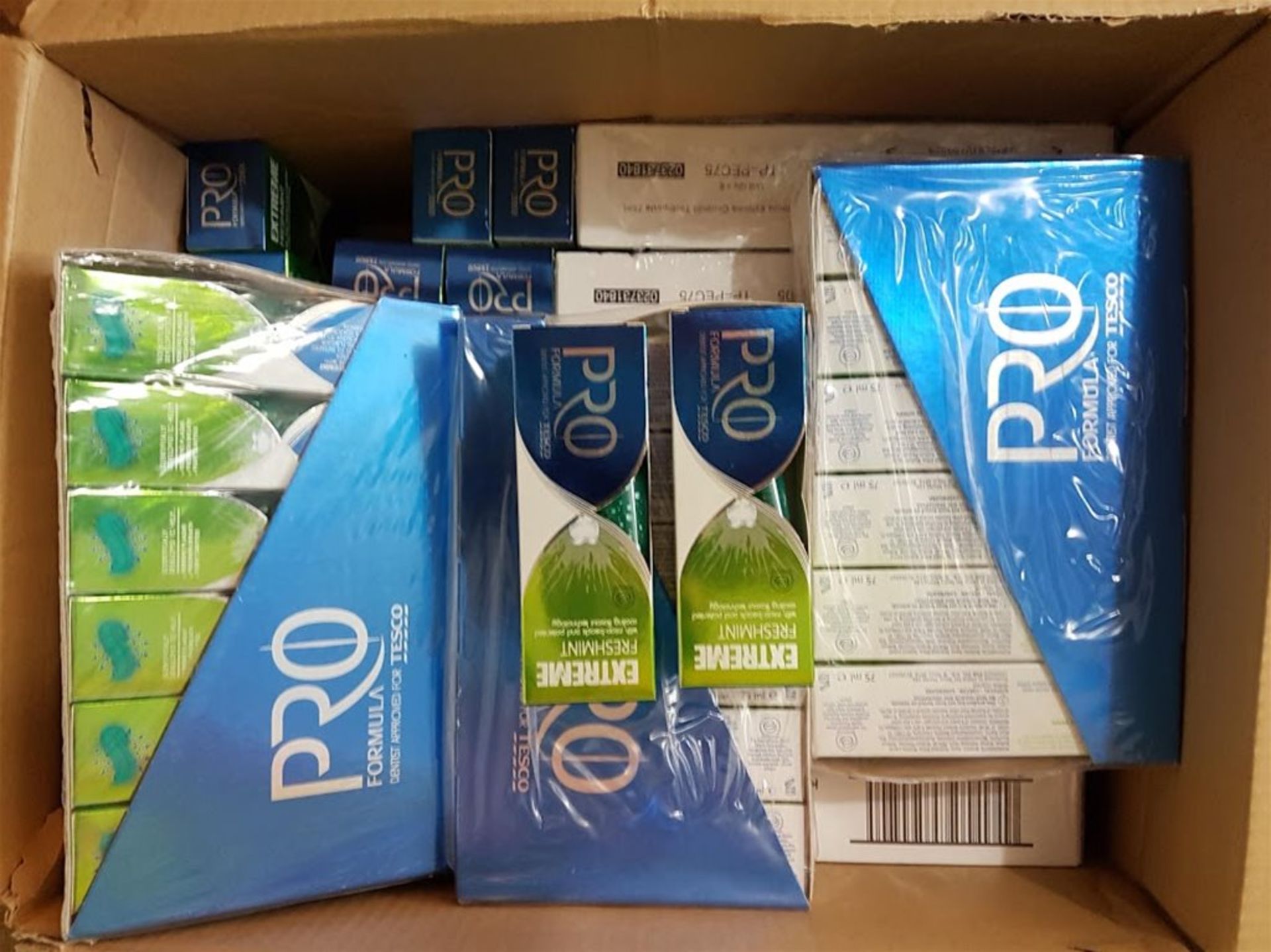 80 x Brand New Pro Formula Extreme Freshmint Toothpaste RRP £240