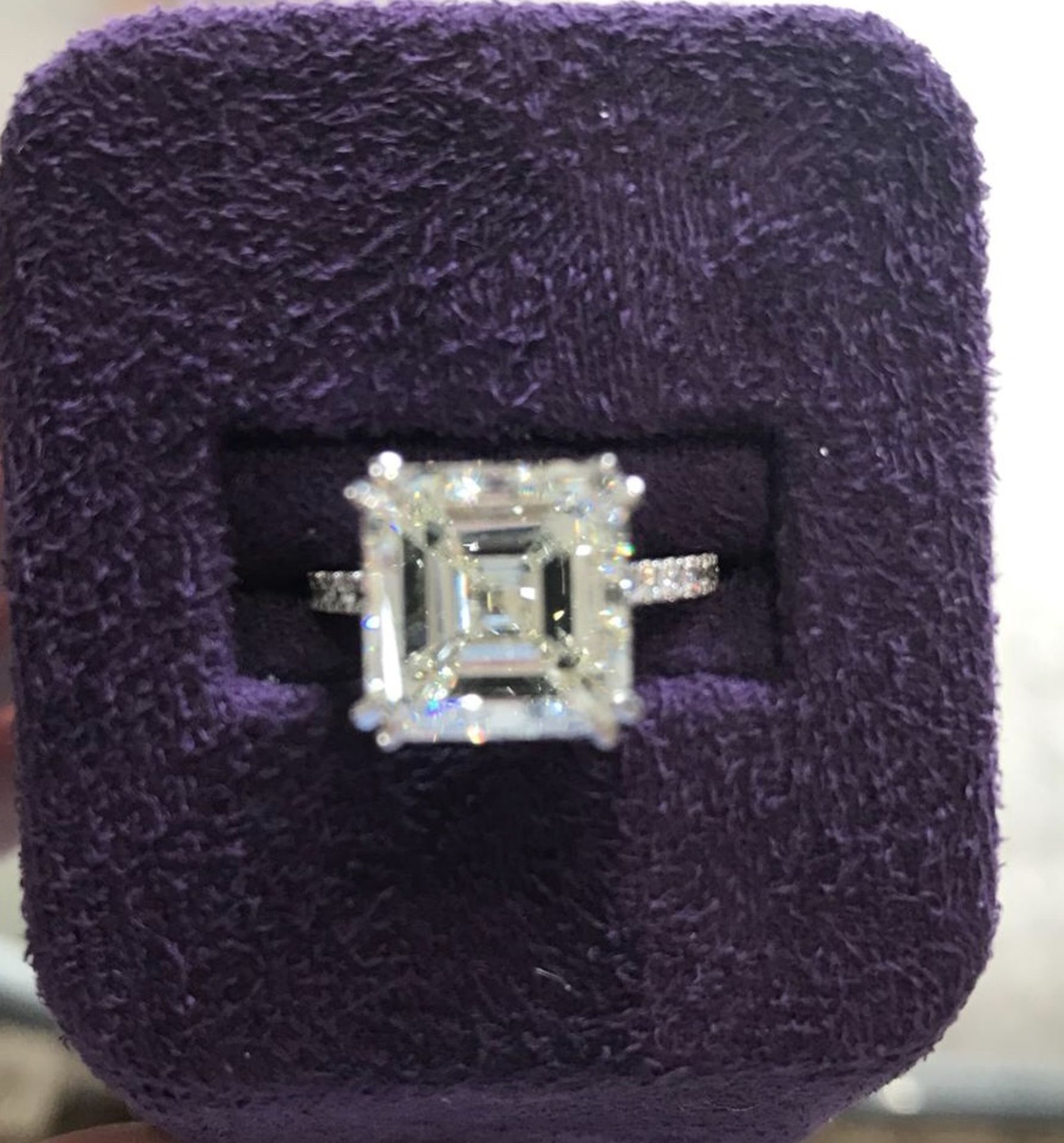 18ct White Gold Single Stone Asscher Cut Claw Set Diamond Ring 7.00 - Image 6 of 8