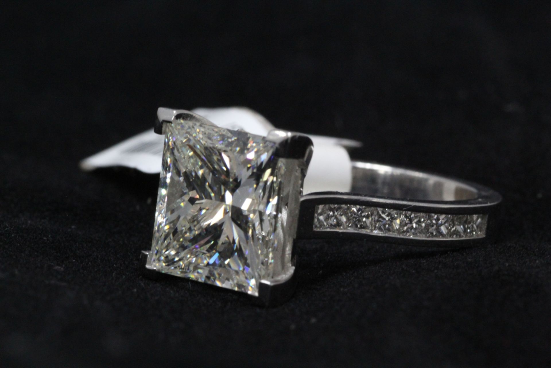 18ct White Gold Single Stone, Princess Cut With Stone Set Shoulders Diamond Ring 7.01 Carats - Image 2 of 2