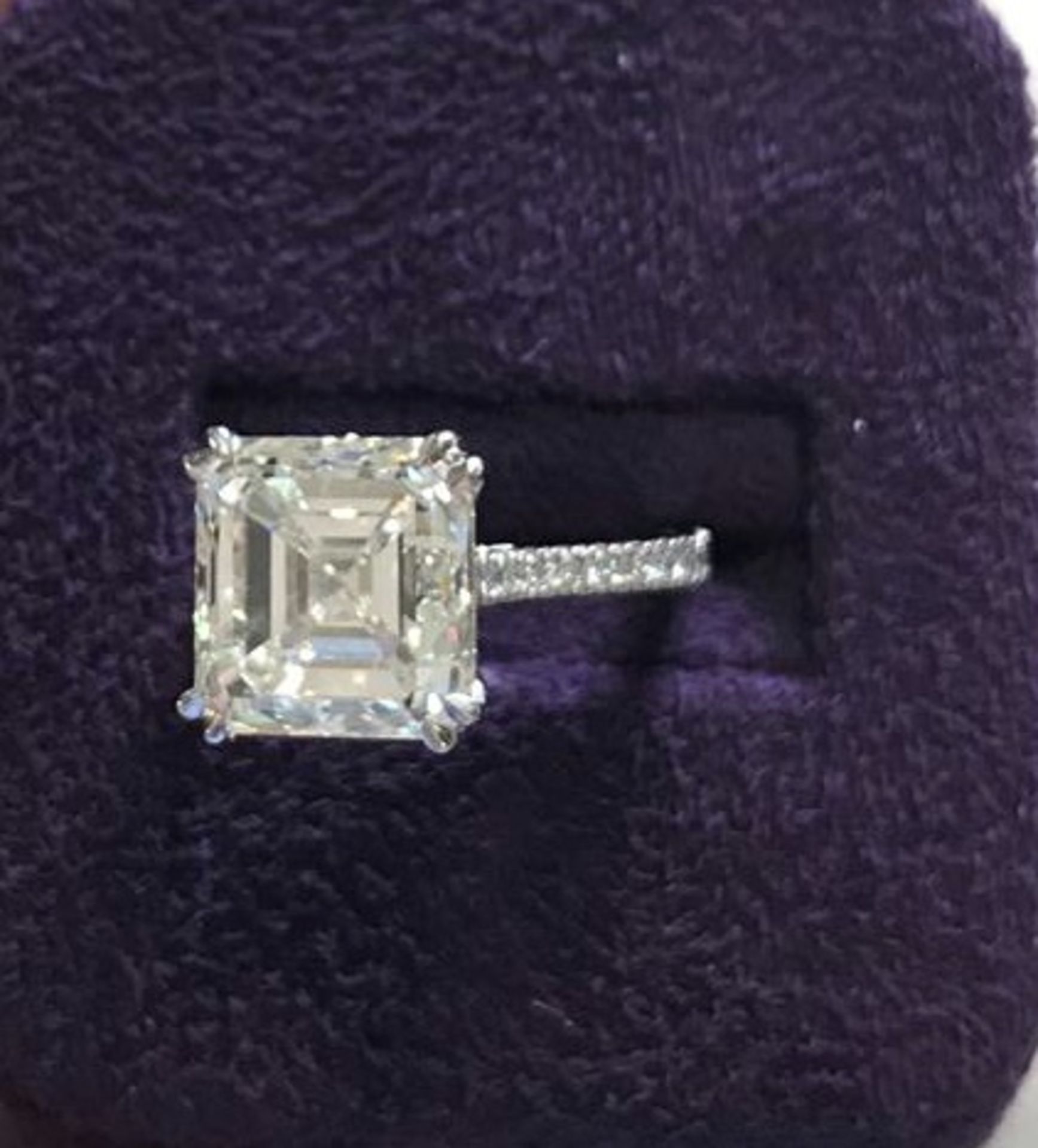 18ct White Gold Single Stone Asscher Cut Claw Set Diamond Ring 7.00 - Bild 4 aus 8