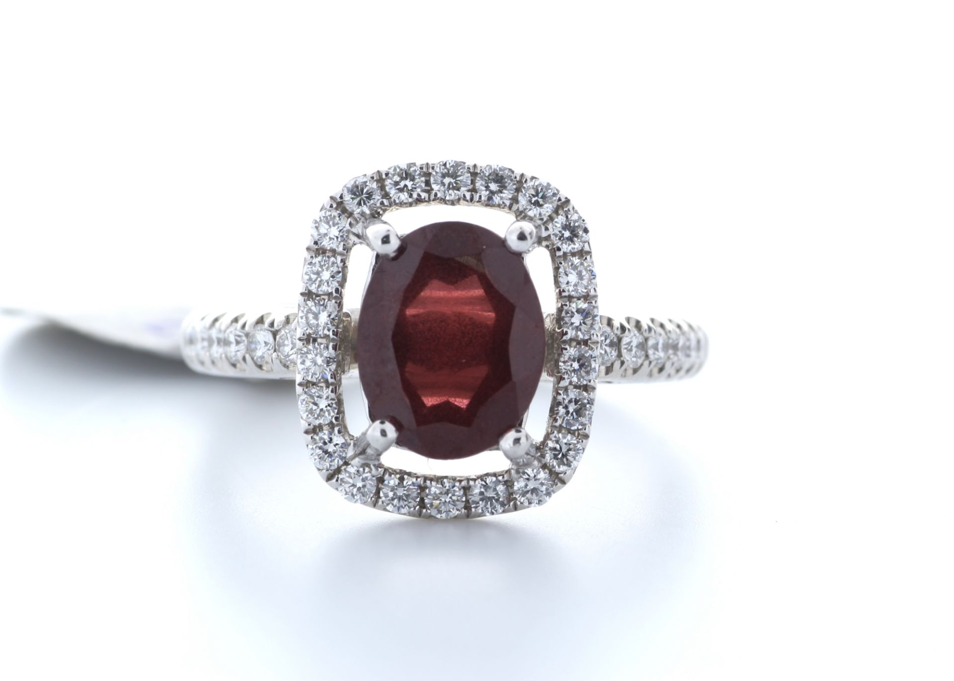 18ct White Gold Single Stone With Halo Setting Garnet And Diamond Ring 2.12 - Bild 2 aus 2