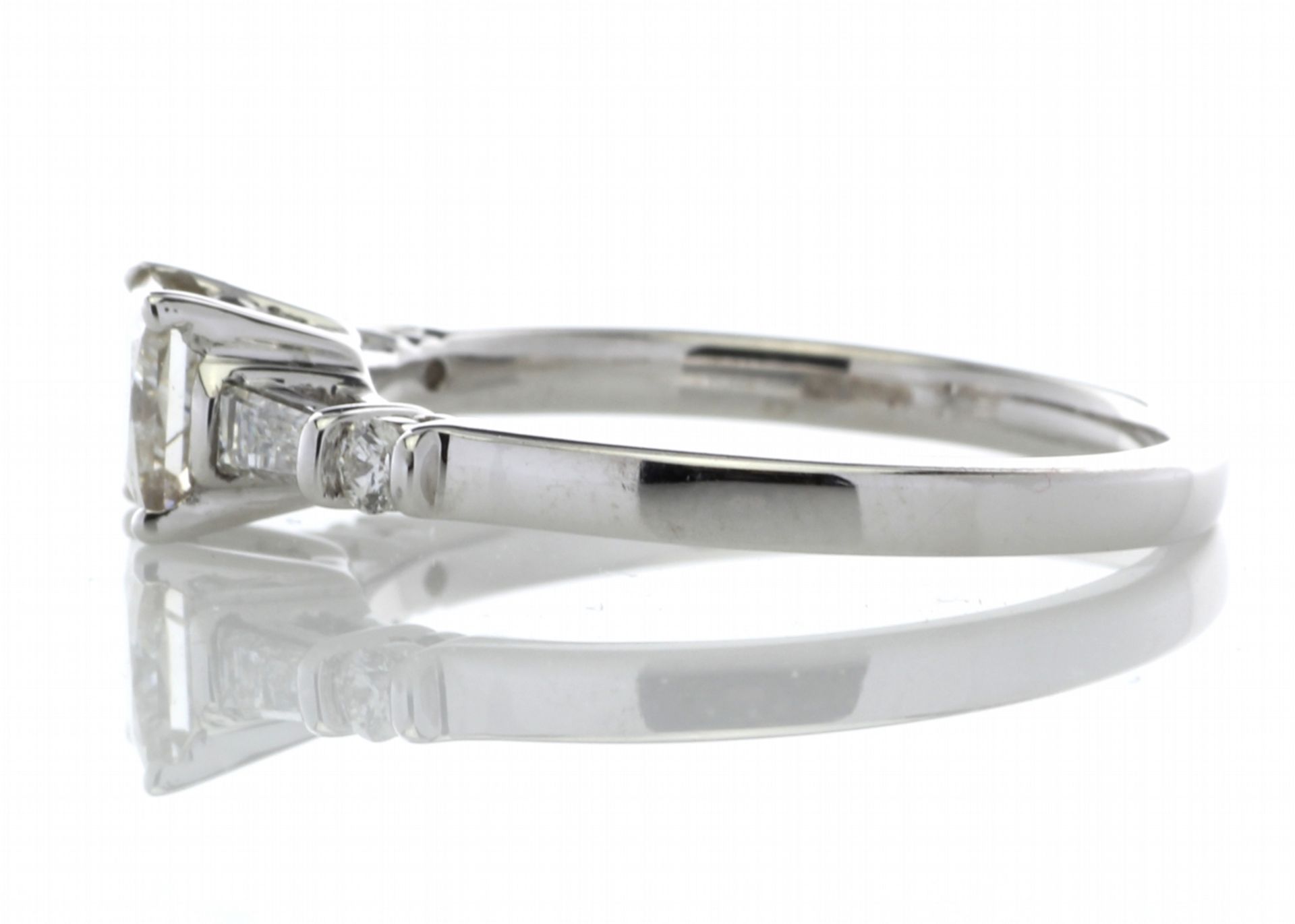 18ct White Gold Single Stone Princess Cut Diamond Ring With Set Shoulders (0.72) 0.96 - Bild 2 aus 4