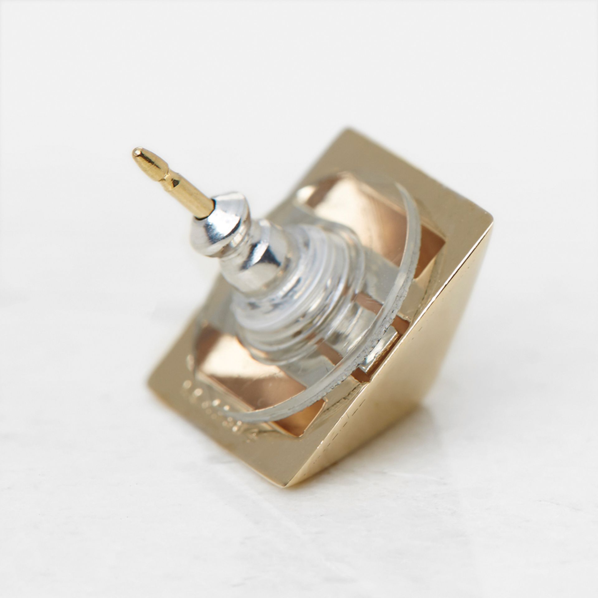Van Cleef & Arpels 18k Yellow Gold Pyramid Style Earrings - Bild 5 aus 7
