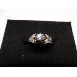 18CT White Gold ring