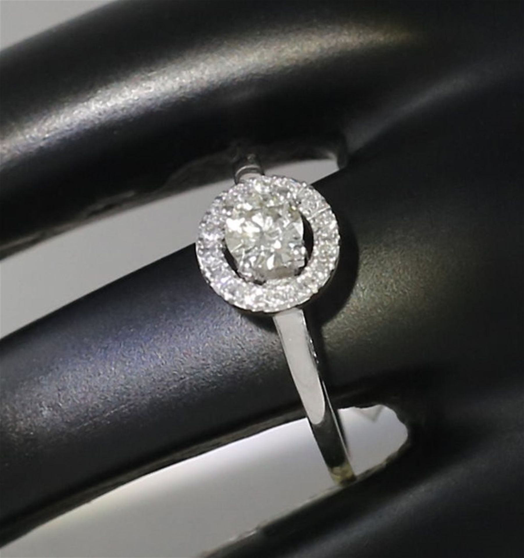 14 K / 585 White Gold Solitaire Diamond Ring - Image 6 of 7