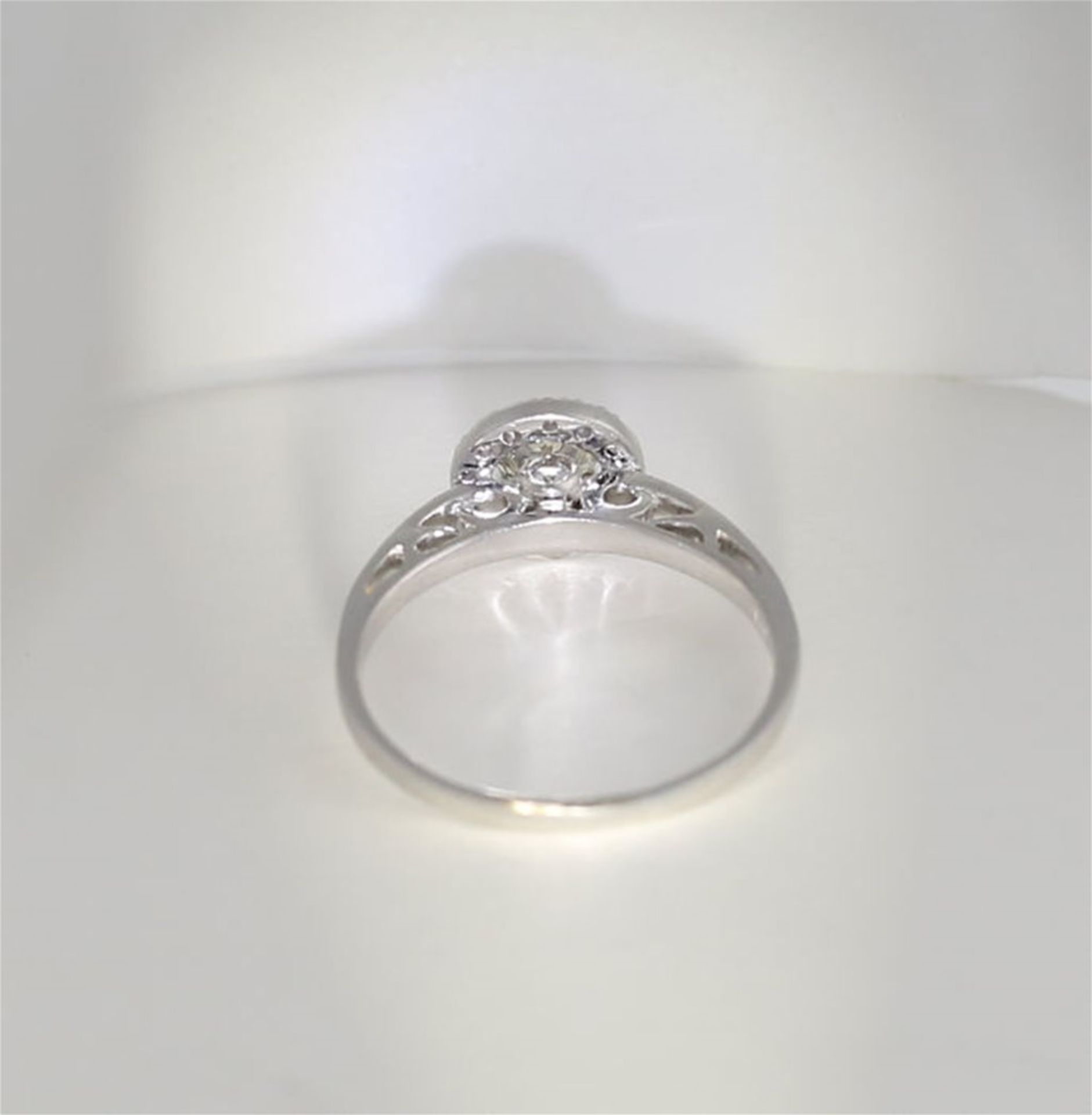 14 K / 585 White Gold Solitaire Diamond Ring - Image 4 of 7