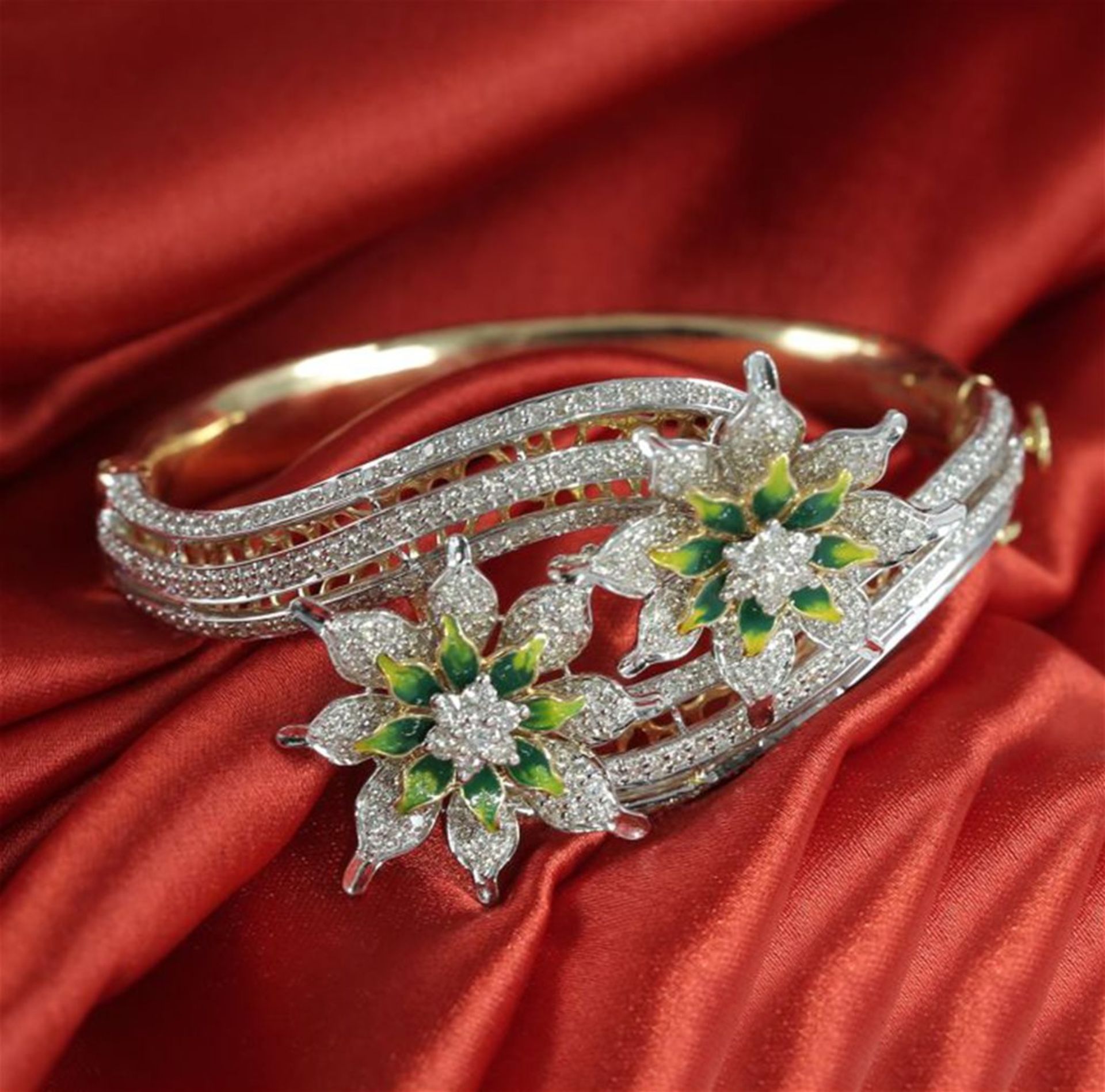 IGI certified 14 K / 585 Designer Yellow Gold and Diamond Bracelet - Image 3 of 4