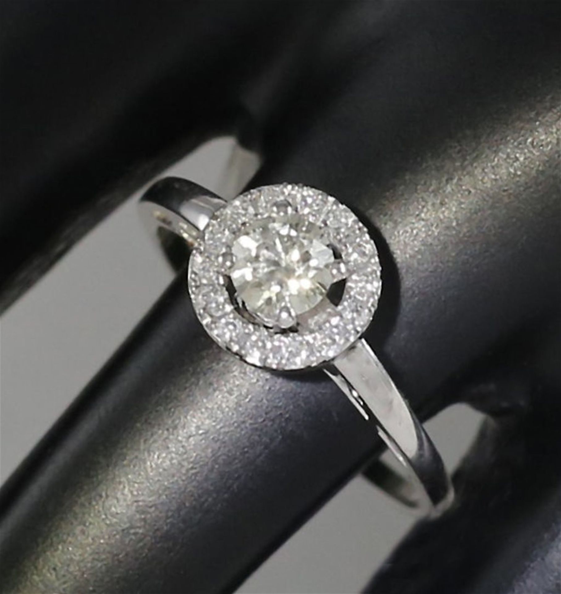 14 K / 585 White Gold Solitaire Diamond Ring - Image 5 of 7