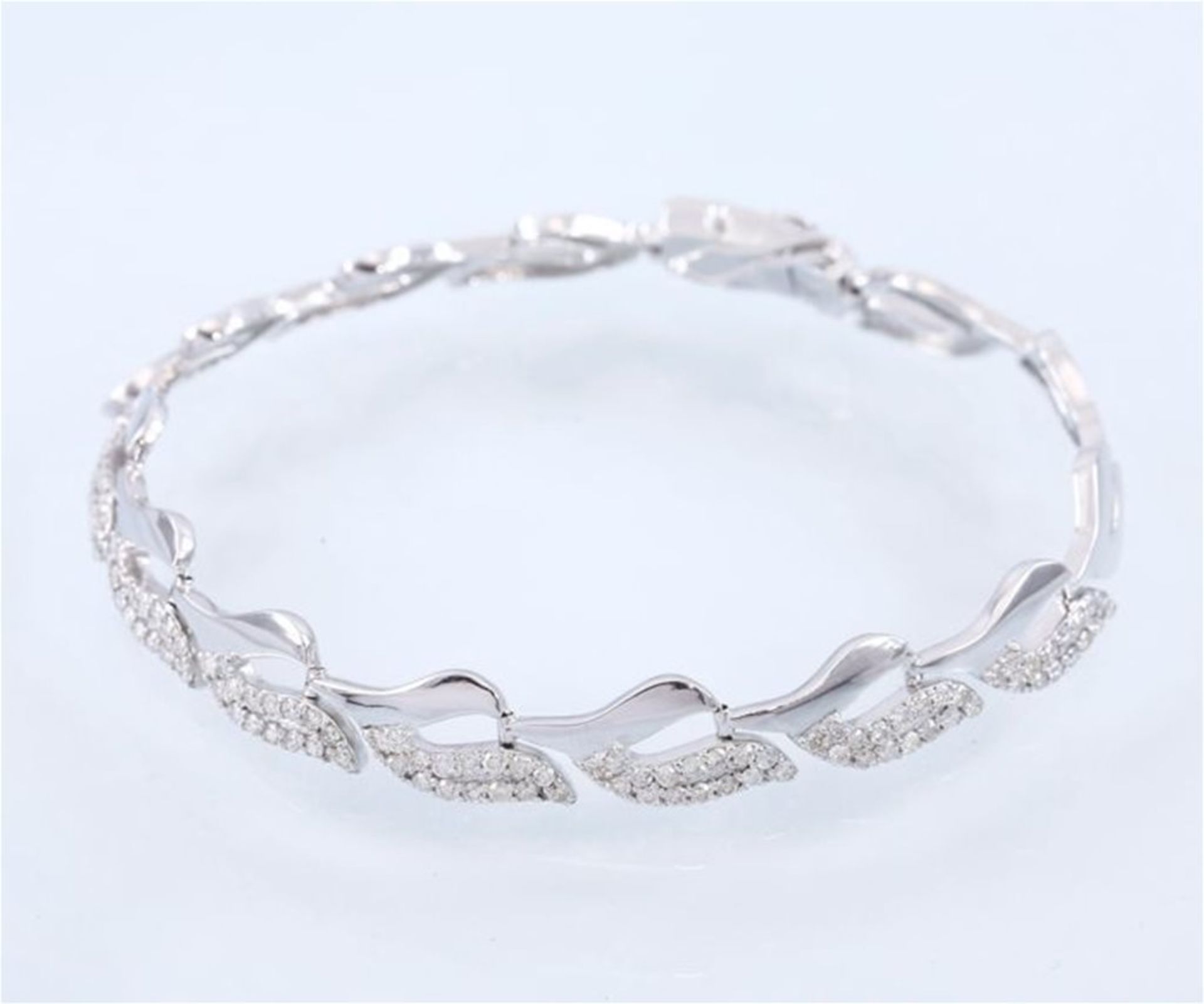 IGI Certified 14 K / 585 White Gold 2.76 ct. Designer Diamond Bracelet - Leaf Design - Image 2 of 10