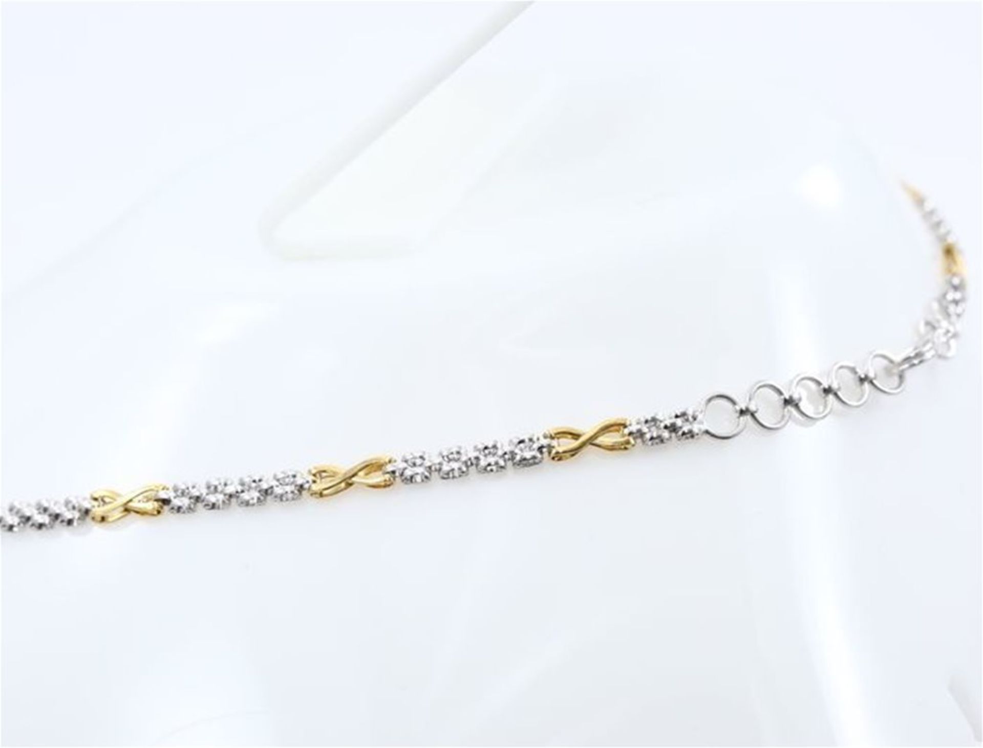 IGI Certified 14 K /585 stamped White and Yellow Gold Solitaire Diamond String Necklace - Image 6 of 10