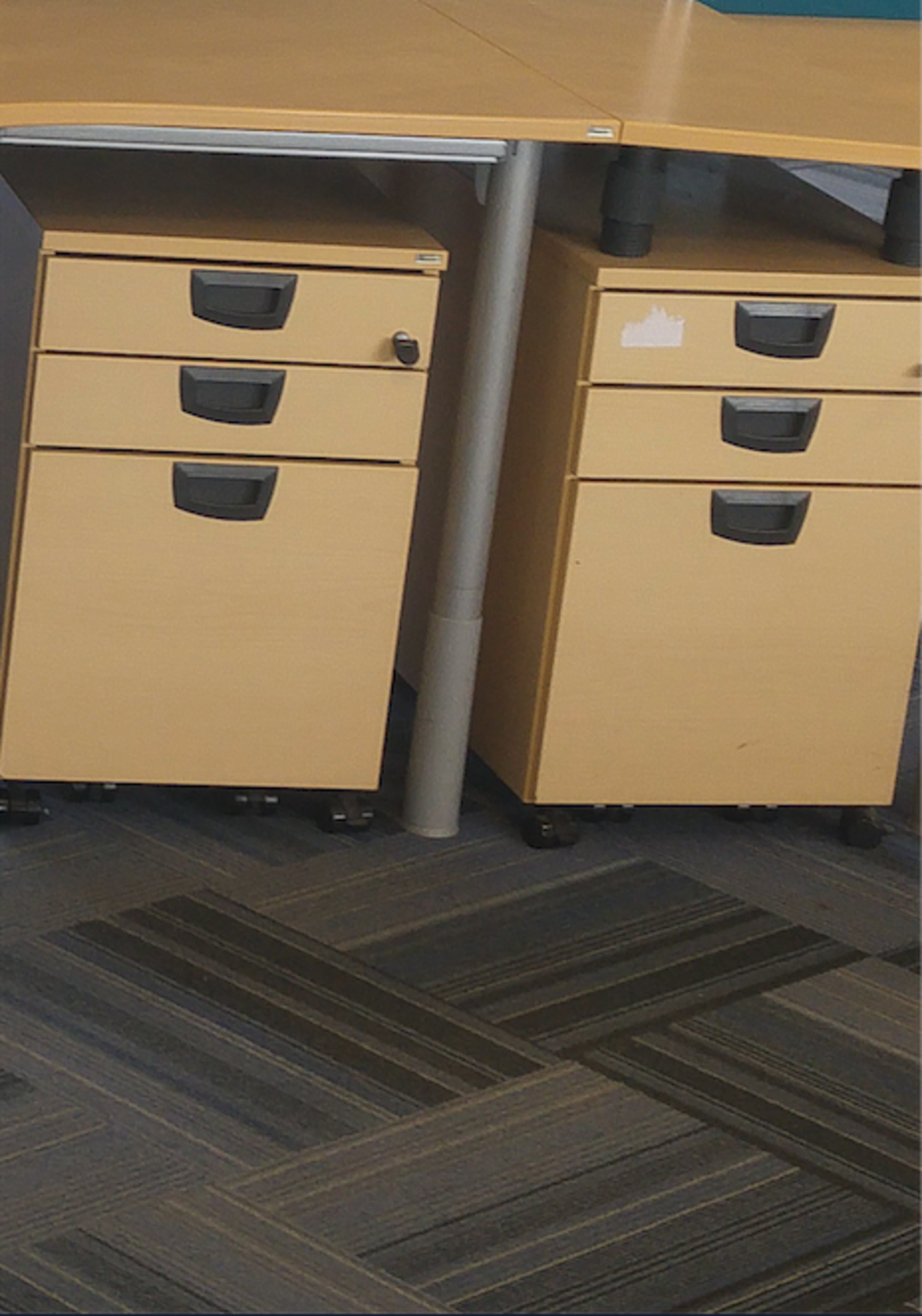 5 x 3 Drawer Under Desk Filing Cabinets on Wheels (with keys).