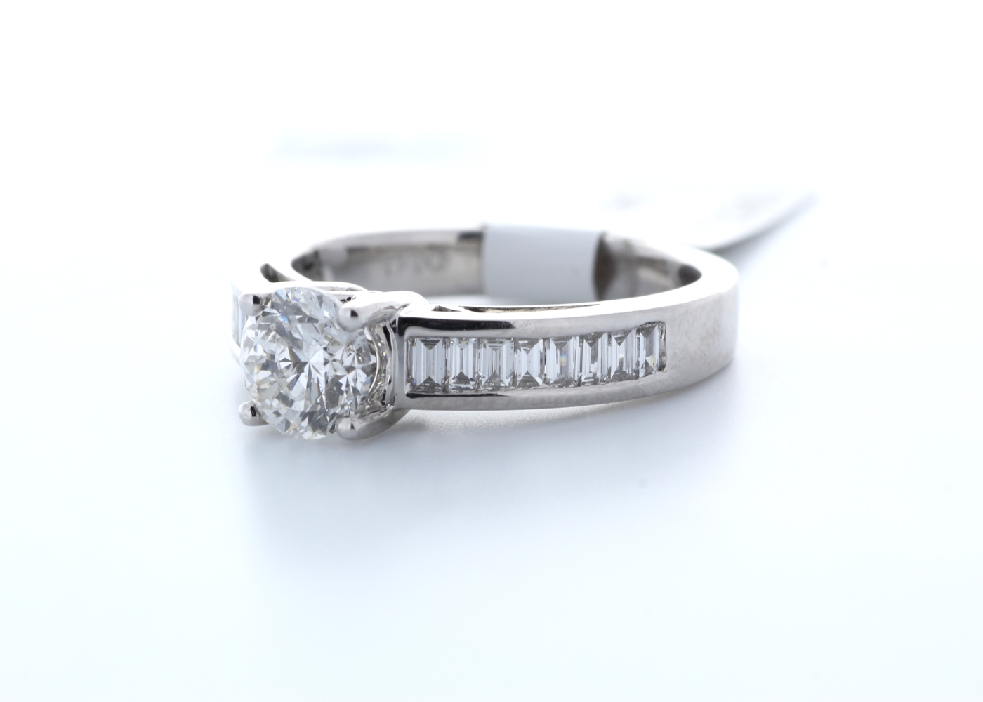 18ct White Gold Single Stone Claw Set With Stone Set Shoulders Diamond Ring 1.01 (0.41) - Image 2 of 3