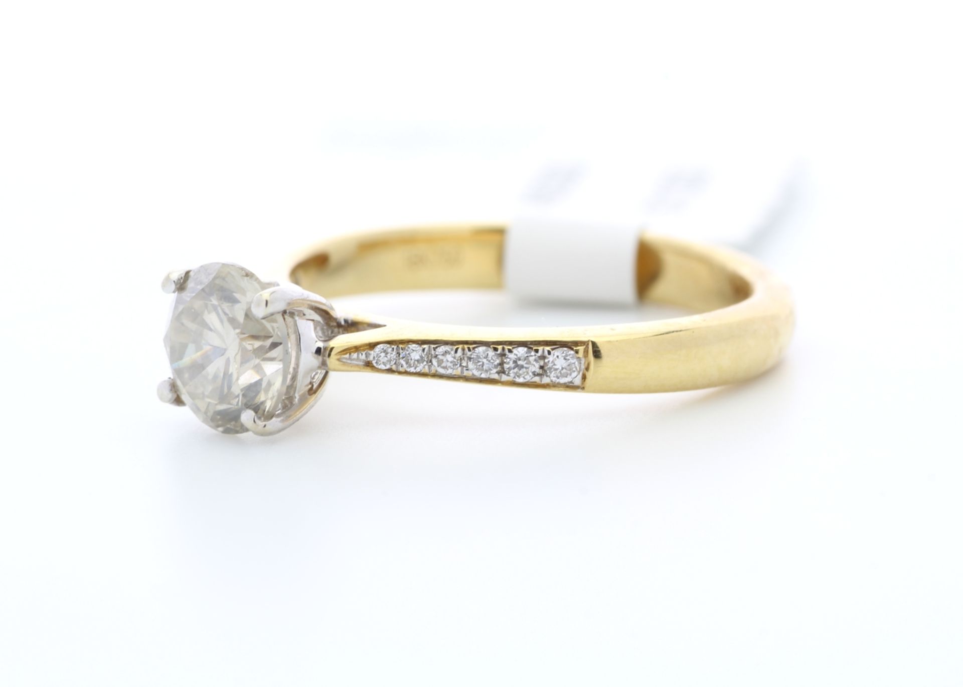 18ct Yellow Gold Single Stone Claw Set With Stone Set Shoulders Diamond Ring 1.01 - Image 2 of 2