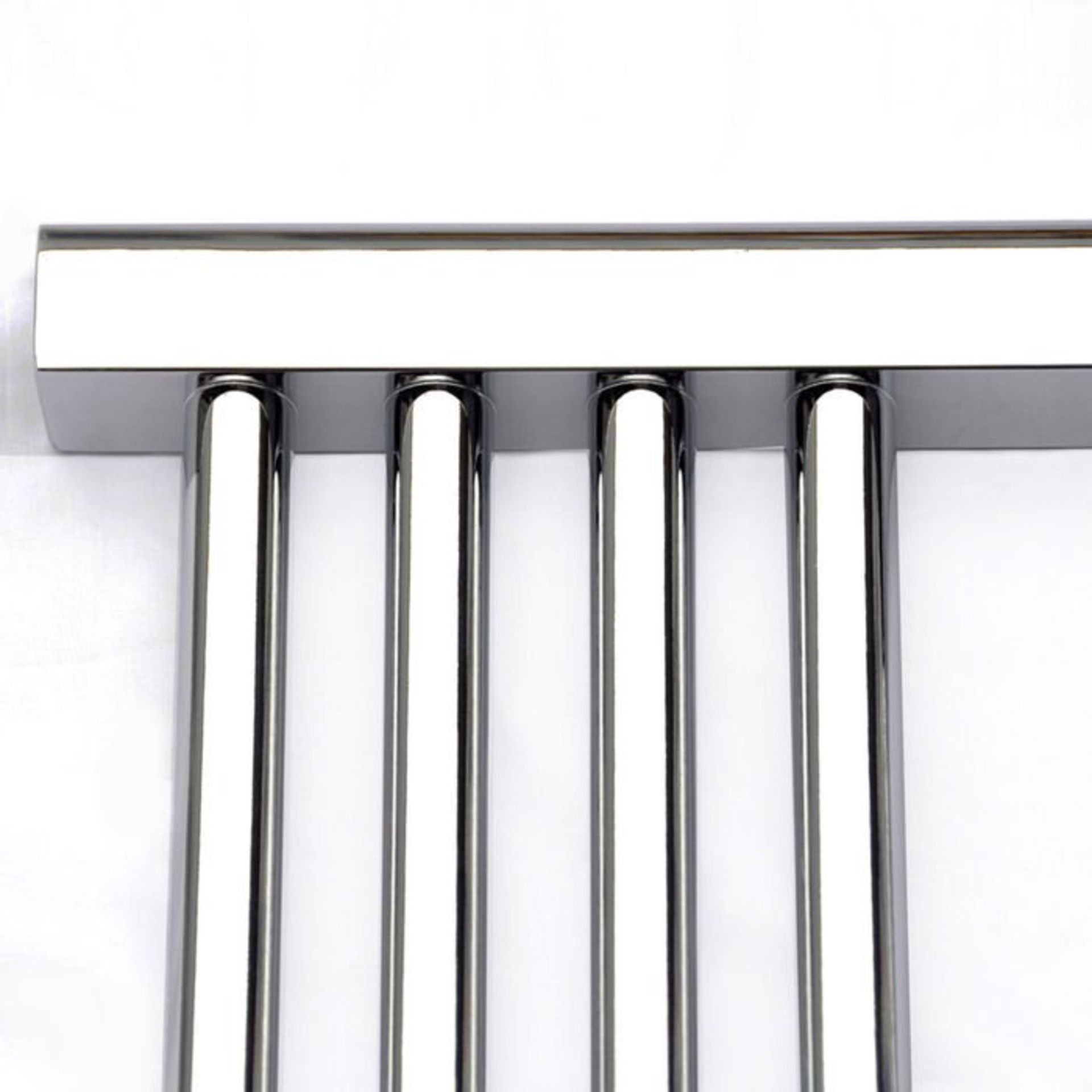 (Z176) 650x400mm - 25mm Tubes - Chrome Heated Straight Rail Ladder Towel Radiator. This premium - Image 5 of 5