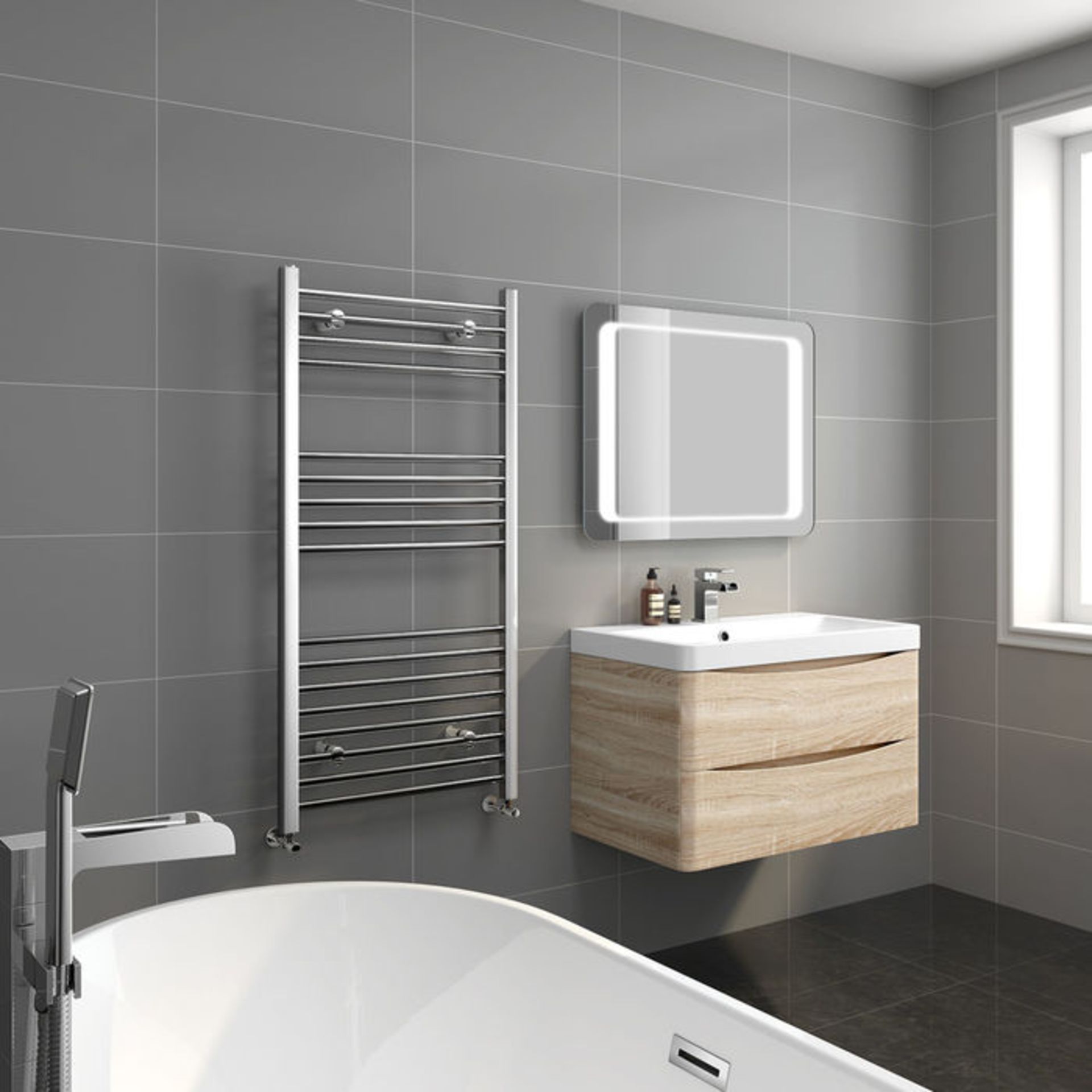 (Z6) 1200x600mm - 20mm Tubes - Chrome Heated Straight Rail Ladder Towel Radiator. MRRP £132.79. - Image 2 of 5