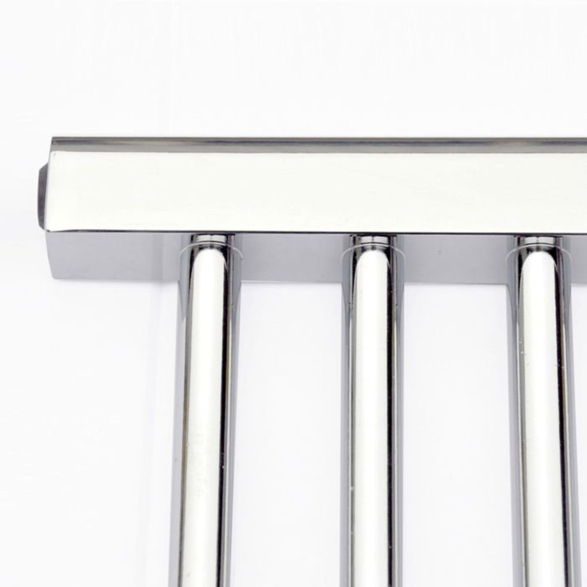 (Z6) 1200x600mm - 20mm Tubes - Chrome Heated Straight Rail Ladder Towel Radiator. MRRP £132.79. - Image 5 of 5