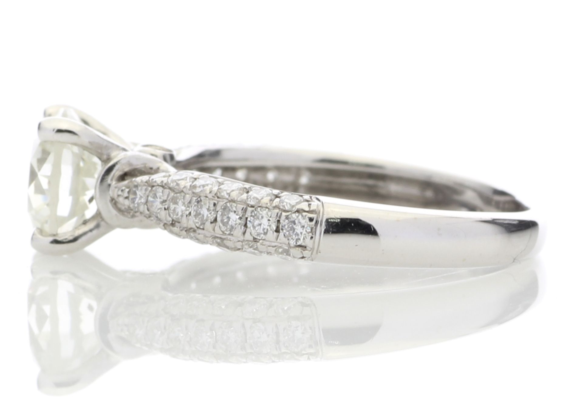 18ct White Gold Single Stone Diamond Ring With Stone Set Shoulders (1.00) 1.38 - Image 2 of 4