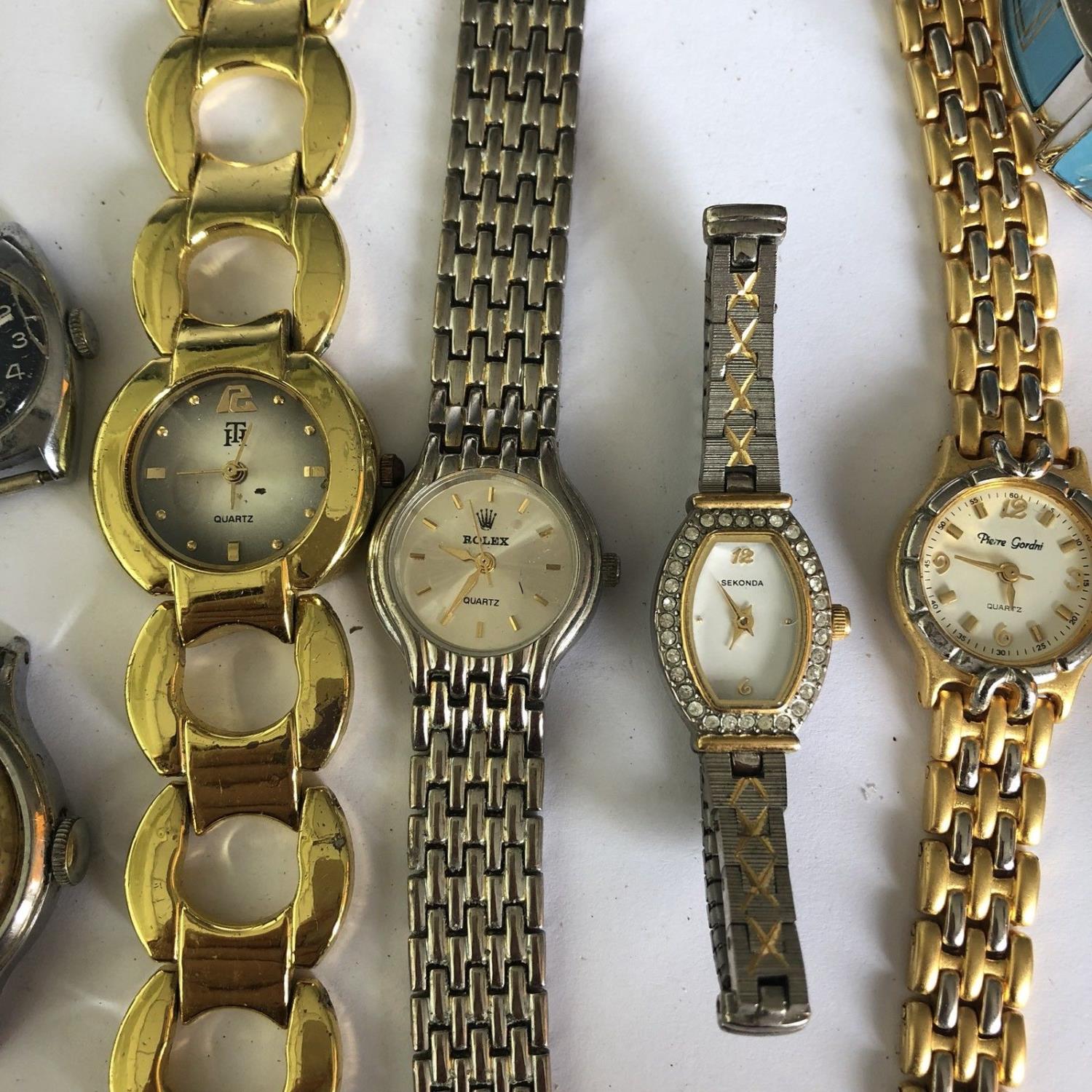 Group of 10 watches - spares or repairs - Image 3 of 5