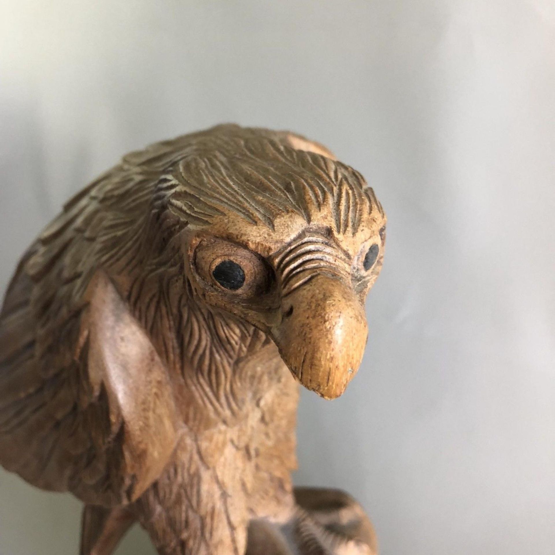 Beautiful large carved wood/wooden figure of a Golden Eagle - 38cm (15 inches) - Image 6 of 9