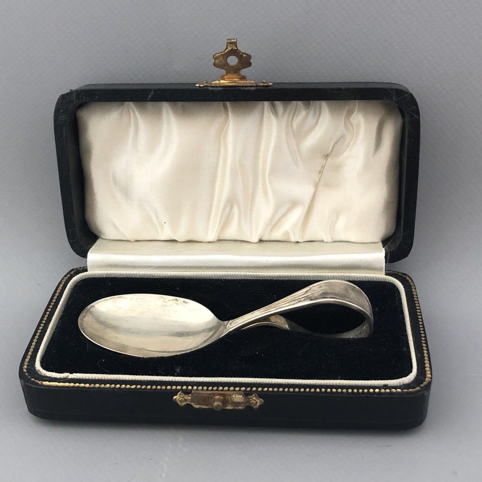 Antique cased Edwardian Hallmarked Silver Baby Spoon by Arthur Price 1913