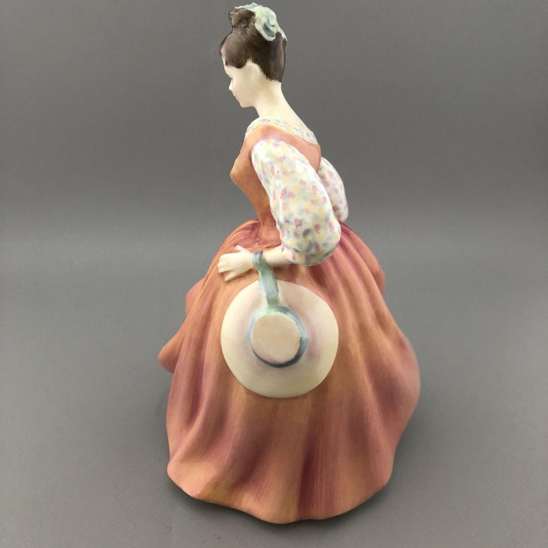 Vintage Royal Doulton "Fair Lady" Coral Pink Porcelaine Figurine HN2835 1962 - Image 4 of 6