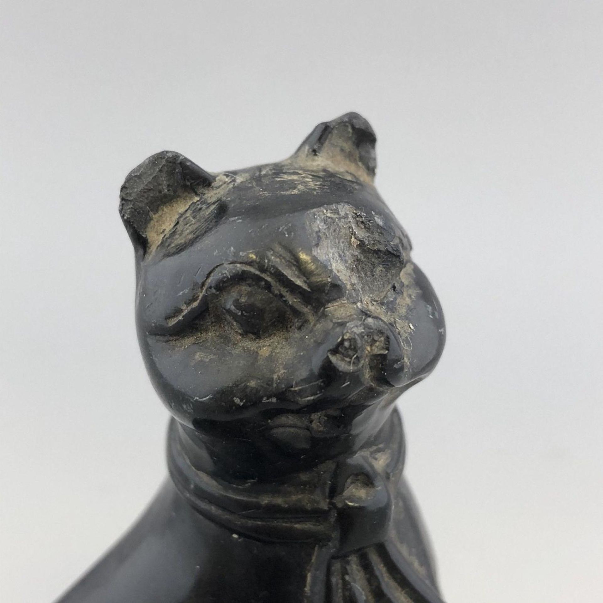 Interesting Antique carved hardstone stone figure of a lucky black cat - Japan? - Image 4 of 7