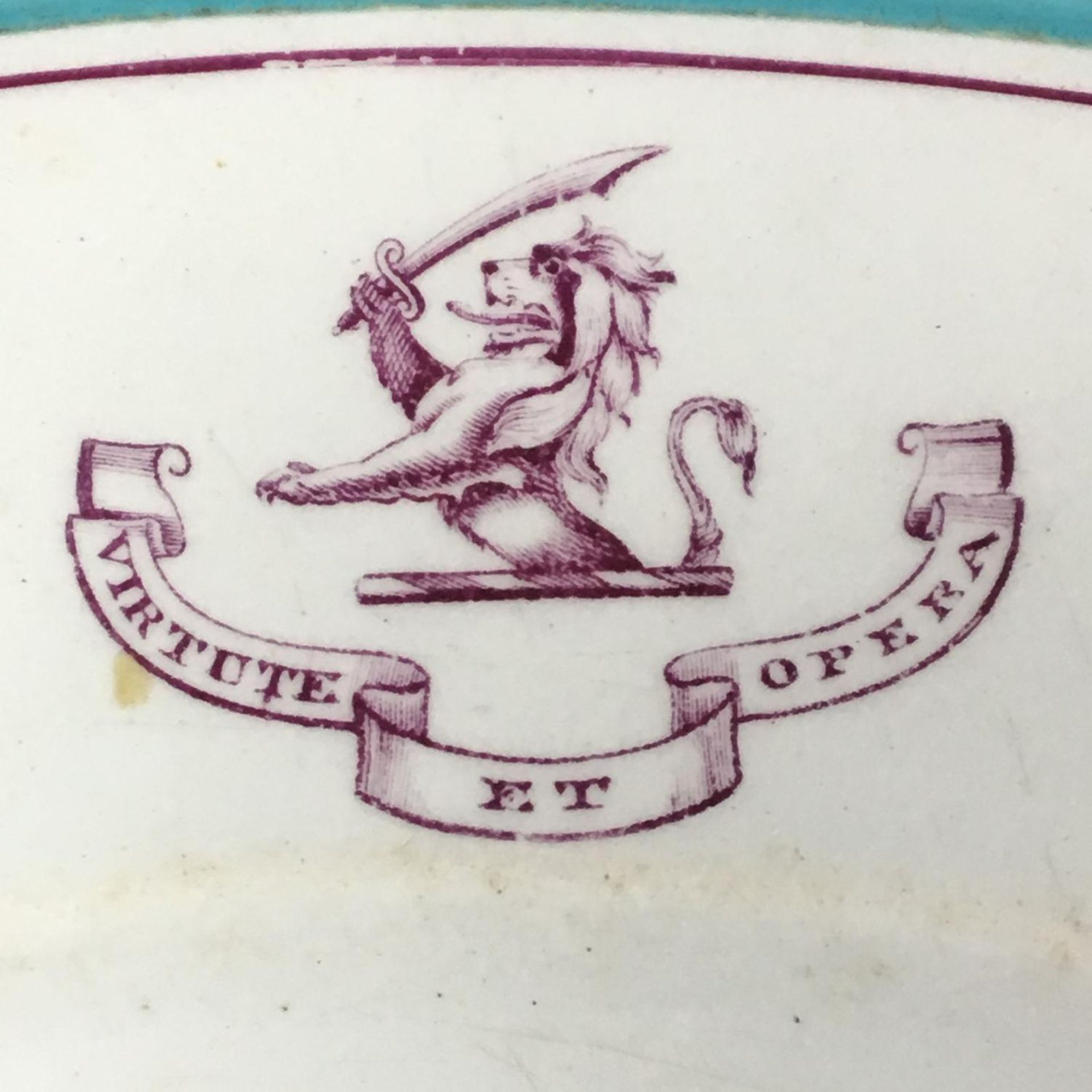 19th century heraldic plate and bowl "vertute et opera" motto of Duke of Fife - Image 3 of 4
