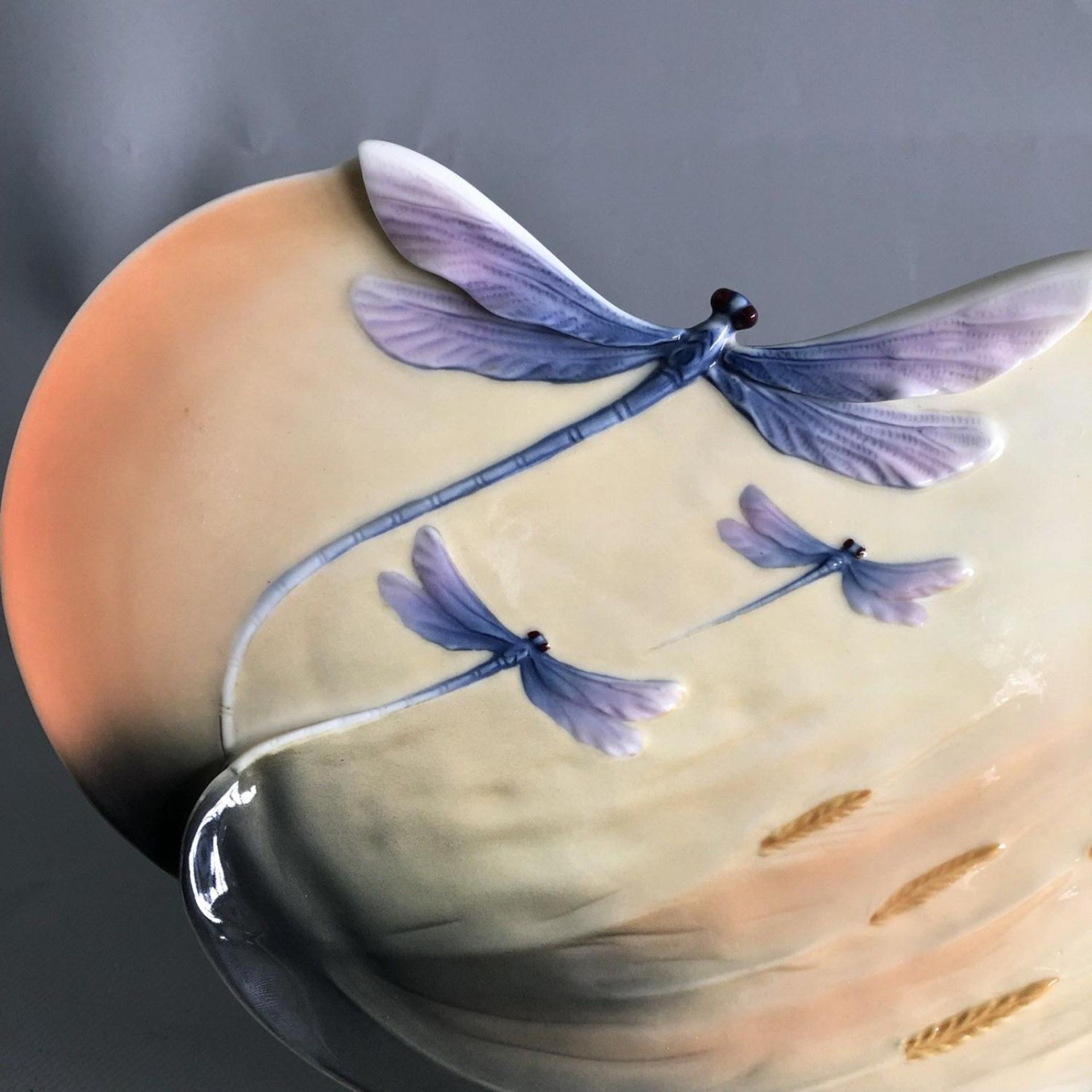 Signed Jen Woo Franz Dragonfly & Corn Wheat Decoration Porcelain Sandwich Plate - Image 2 of 5