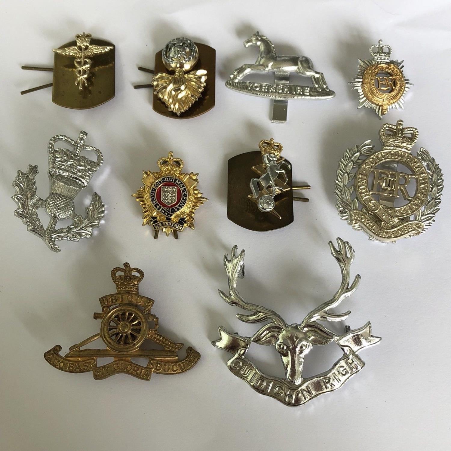 Group of 10 British militaryÊcap badges