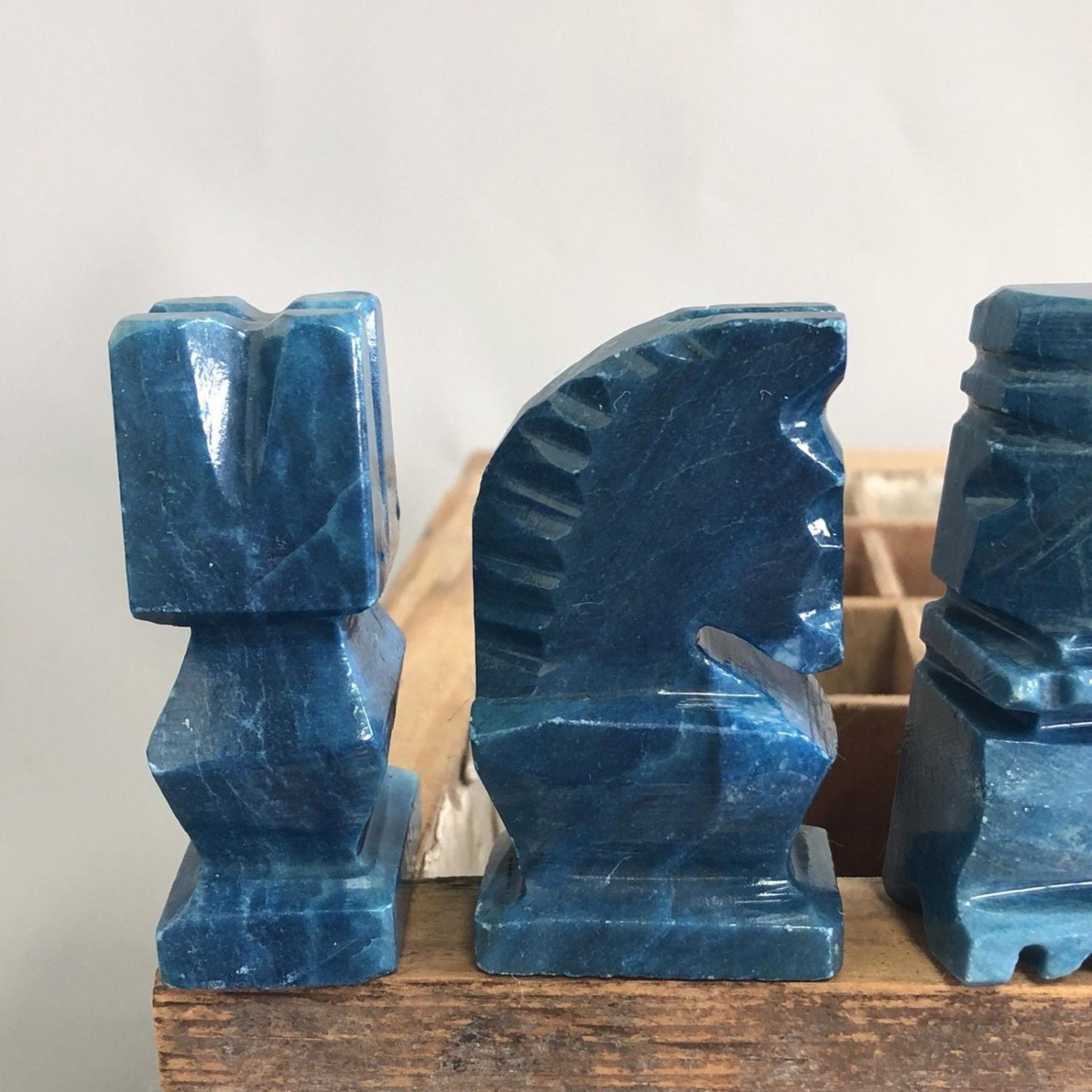 Vintage carved blue and white quartz chess pieces set - Mayan / Aztec / Mexican - Image 5 of 7