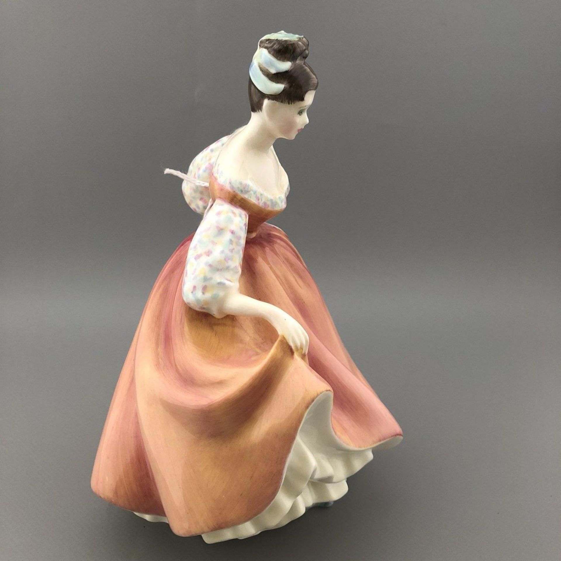 Vintage Royal Doulton "Fair Lady" Coral Pink Porcelaine Figurine HN2835 1962 - Image 2 of 6