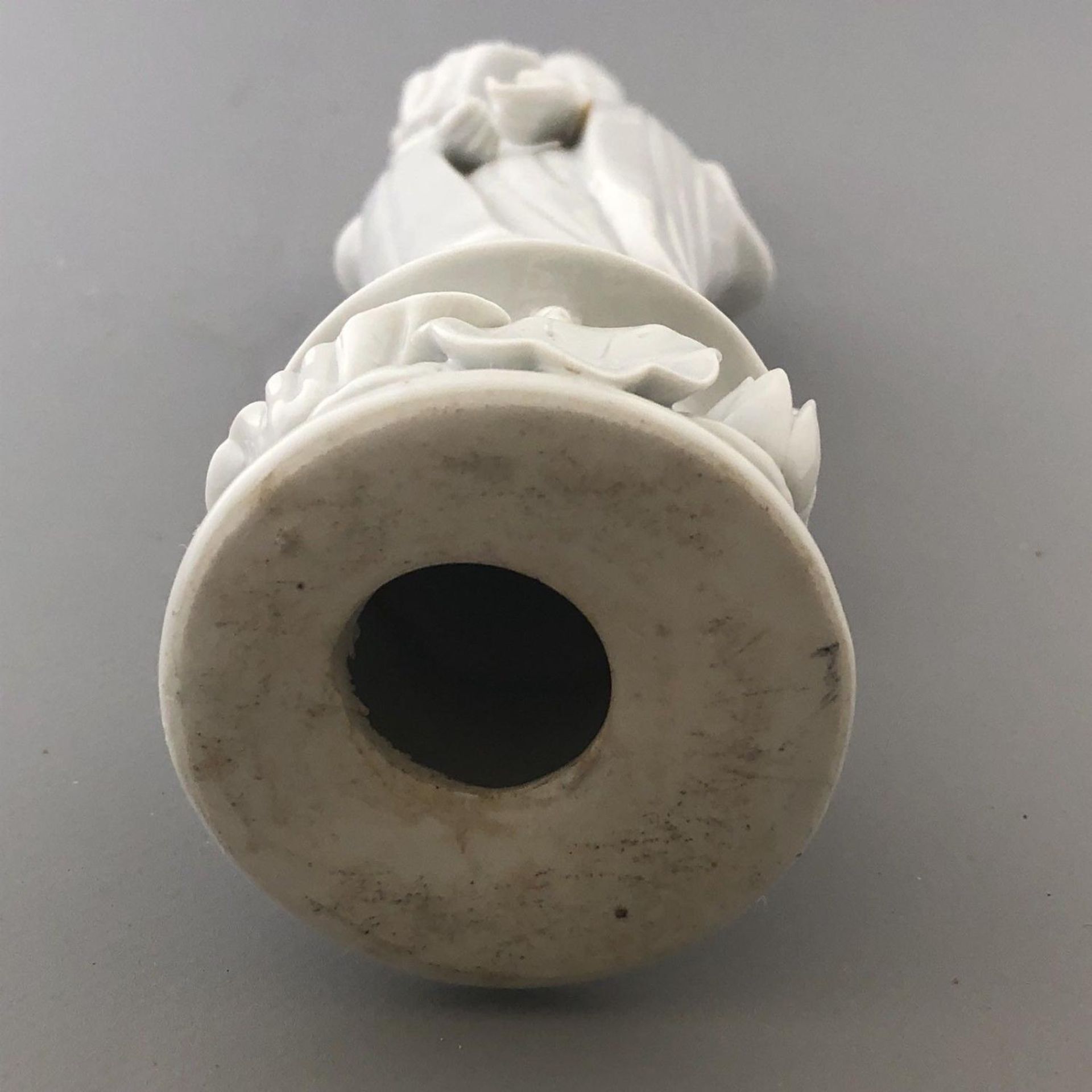 Old Antique Chinese Porcelain Figurine - Blanc de Chine - Guan Yin Lotus Flower - Image 7 of 9