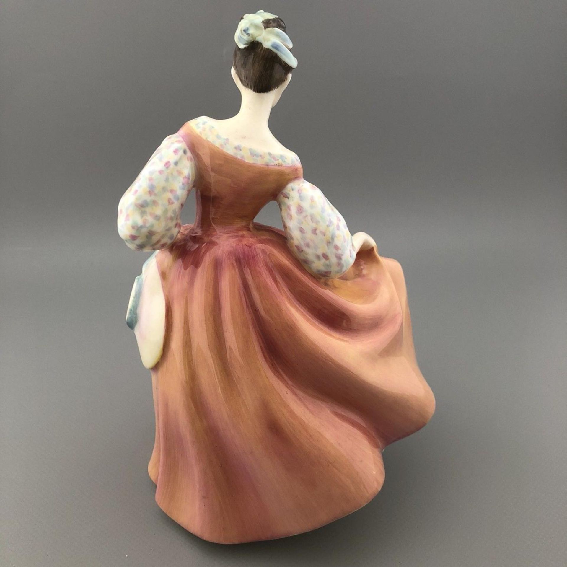 Vintage Royal Doulton "Fair Lady" Coral Pink Porcelaine Figurine HN2835 1962 - Image 3 of 6