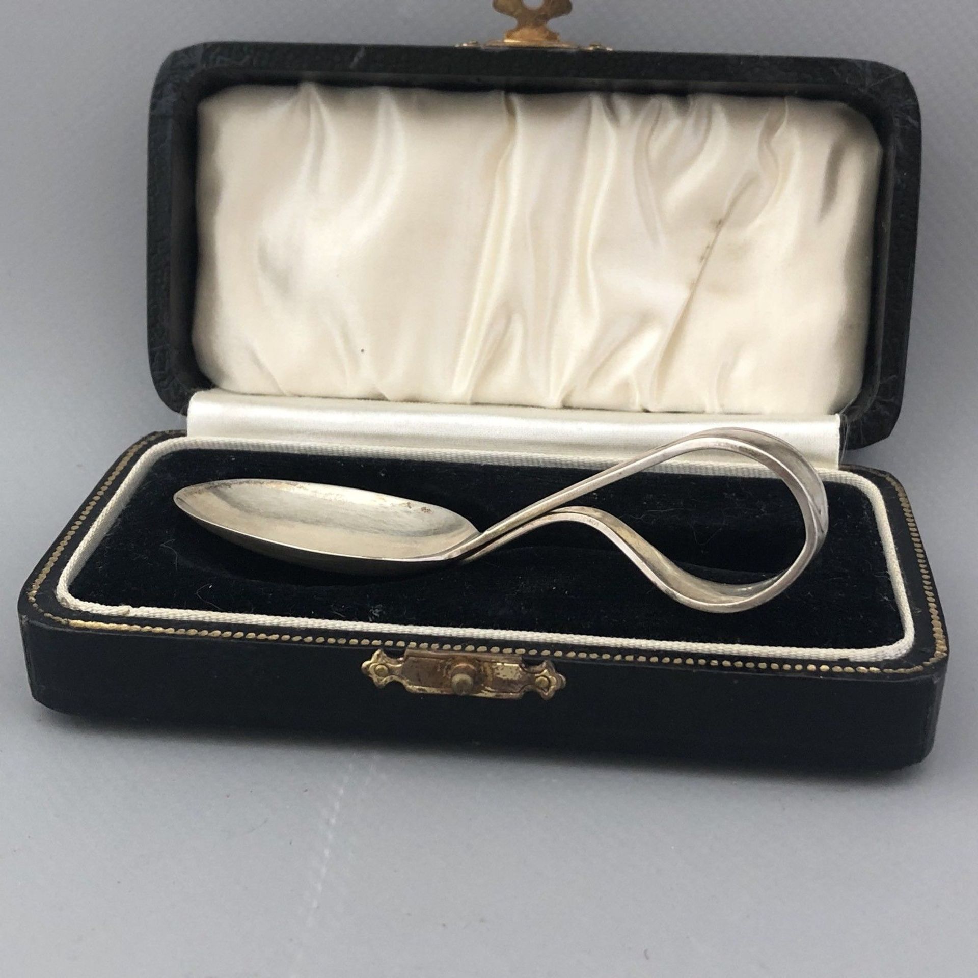 Antique cased Edwardian Hallmarked Silver Baby Spoon by Arthur Price 1913 - Image 2 of 6