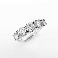 Manufacturer's Diamond Jewellery Clearance
