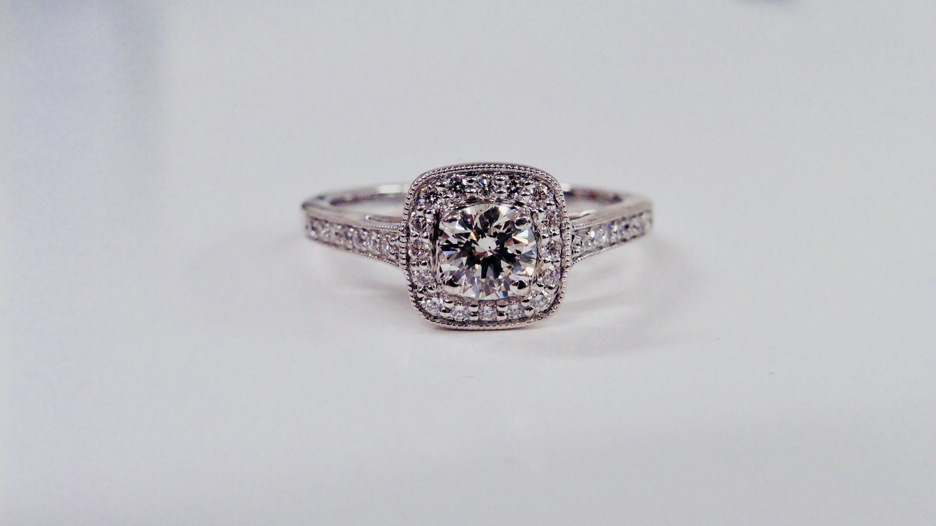 9ct DiaMond Halo solitaire ring,050ct D colour vs clarity brilliant cut diamond,0.18ct h colour is - Image 2 of 4