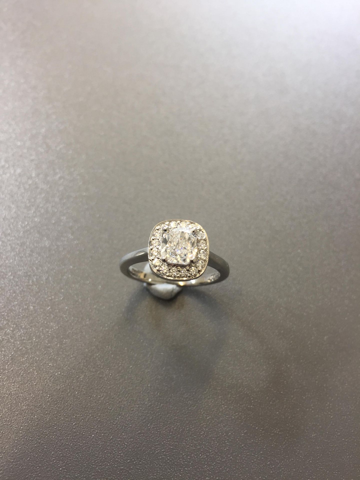 1ct Cushion cut diamond Solitaire Halo style ring,1ct h colour vs clarity cushion cut diamond, - Bild 6 aus 6