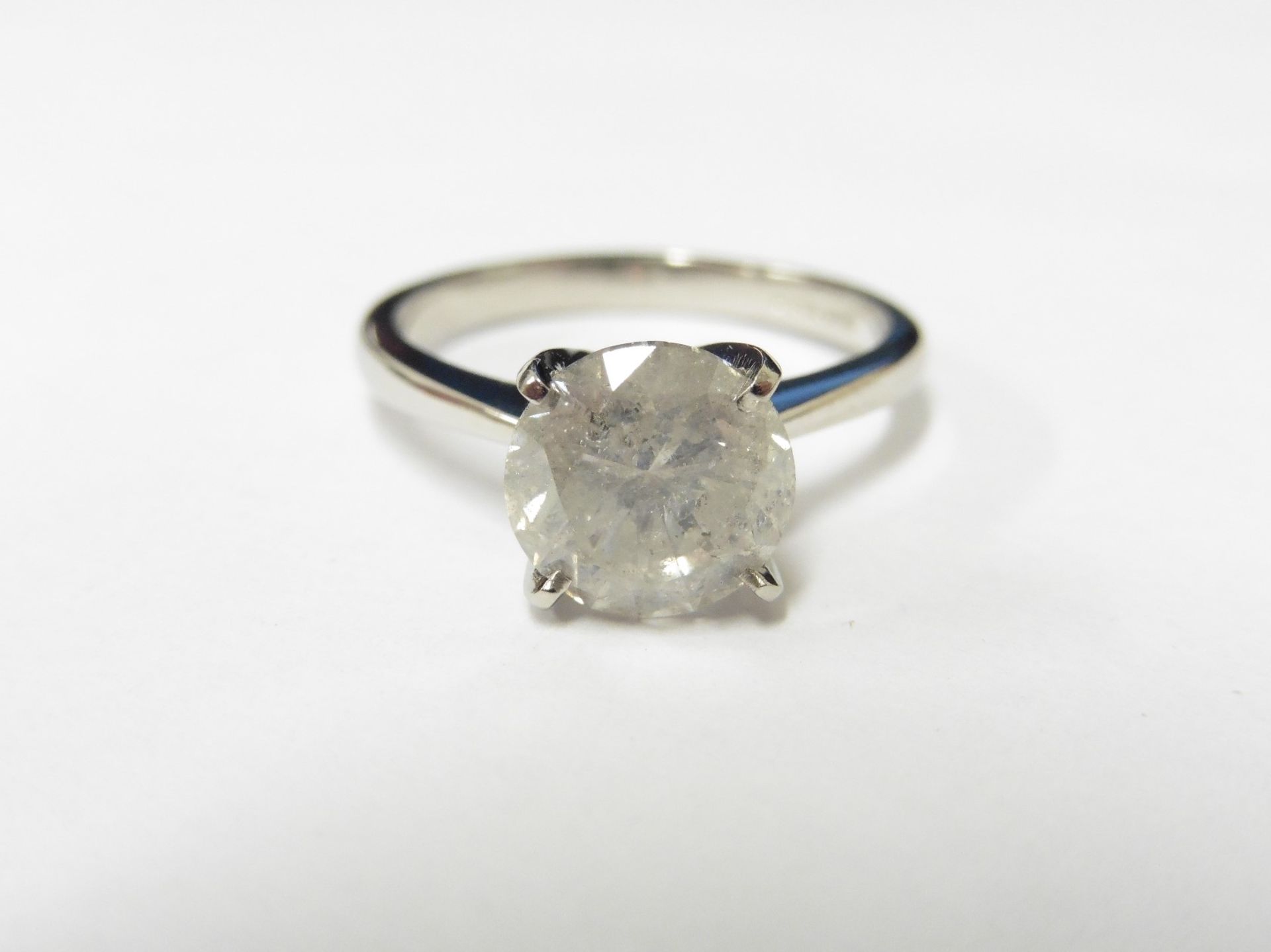 2.05ct diamond solitaire ring set in platinum. Brilliant cut diamond, I colour and I2 clarity. ( - Bild 3 aus 3