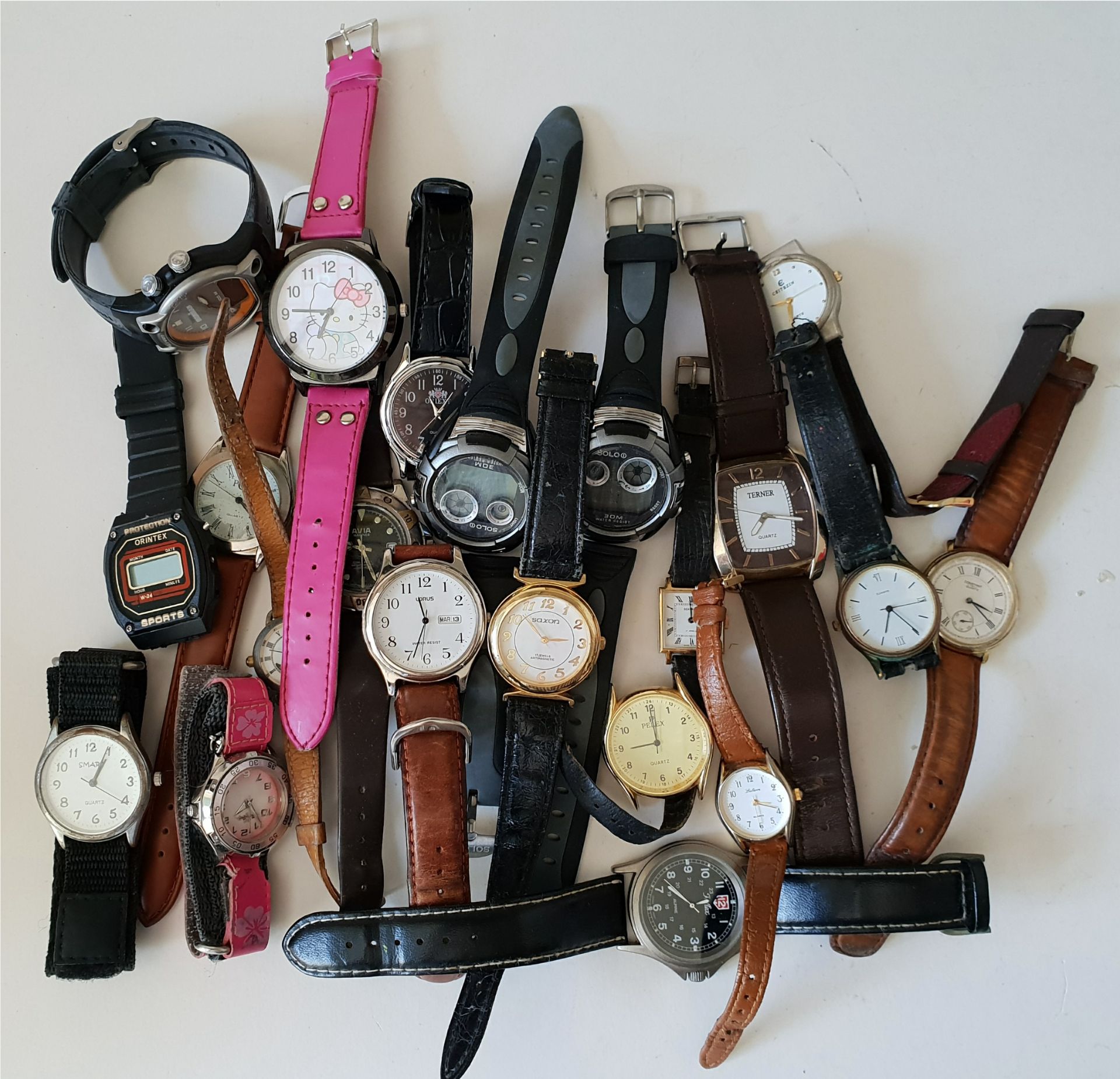 Vintage Retro Parcel of 20 Assorted Watches - No Reserve