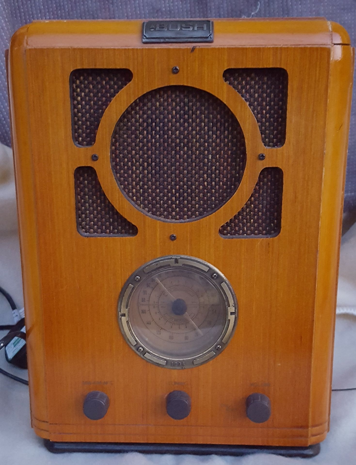 Vintage Retro Style Bush Wireless Radio
