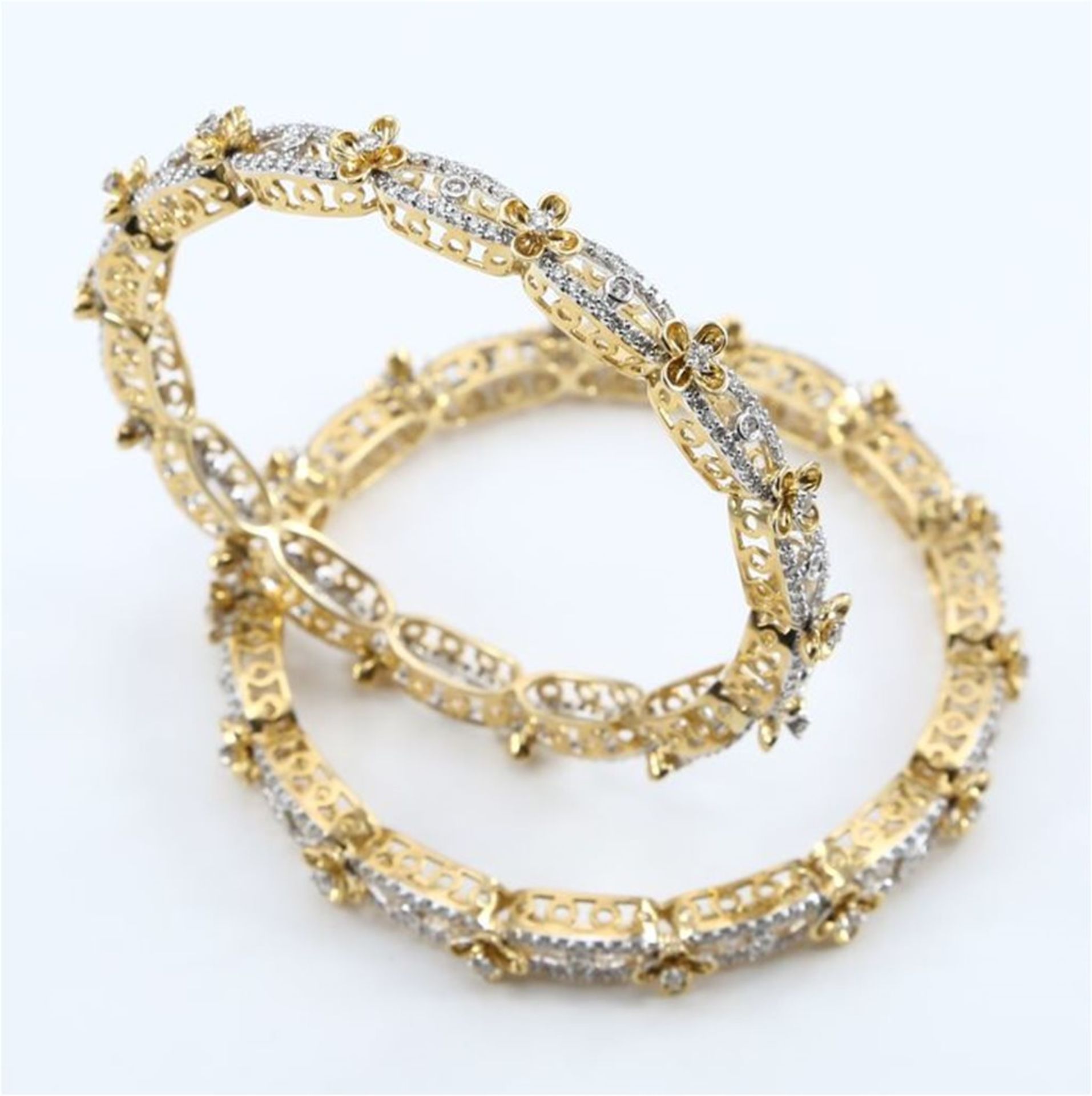 IGI Certified 14 K / 585 Yellow Gold Designer Diamond Bangle Pair - Image 3 of 9