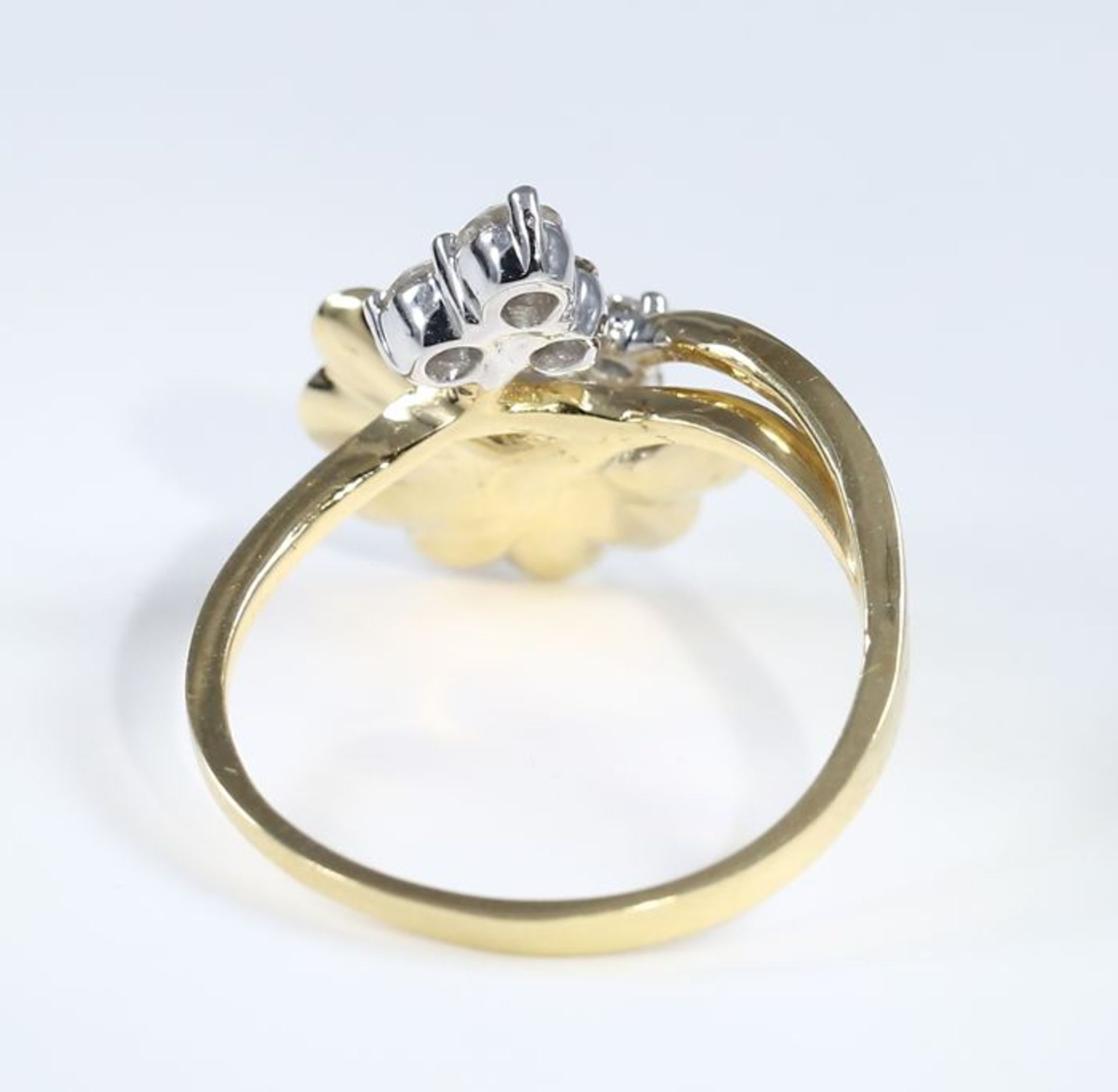 IGI certified 18 K / 750 Yellow gold Designer Diamond Ring - Image 9 of 9