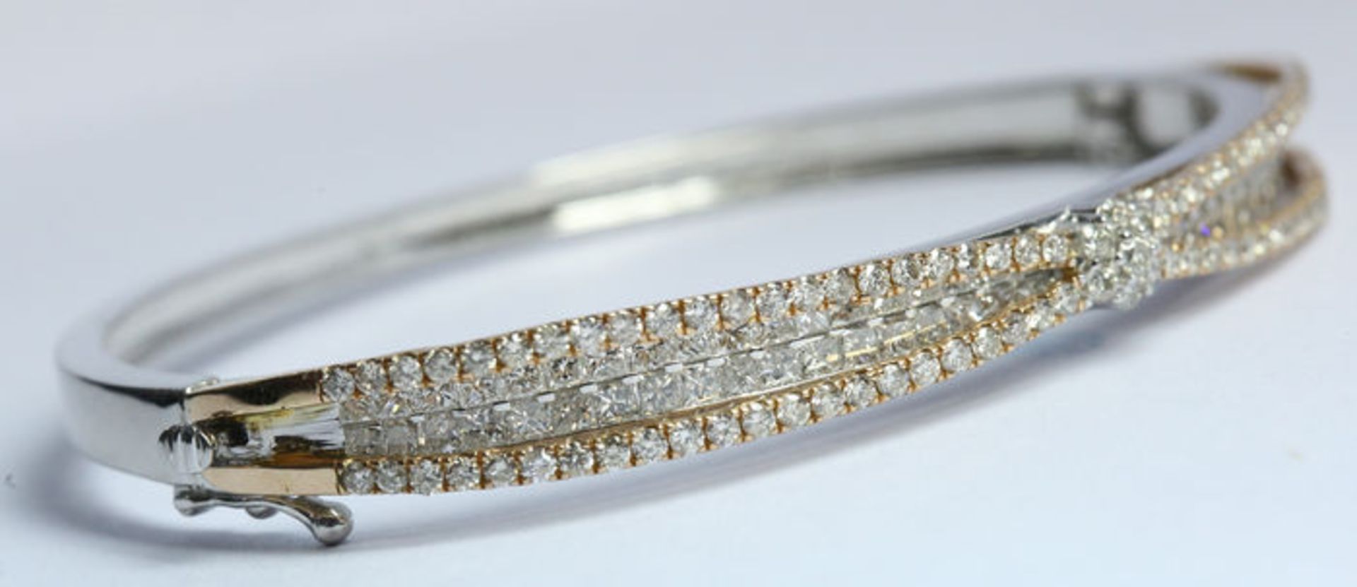 14 K / 585 White & Rose Gold Designer Diamond Bracelet - Image 6 of 7