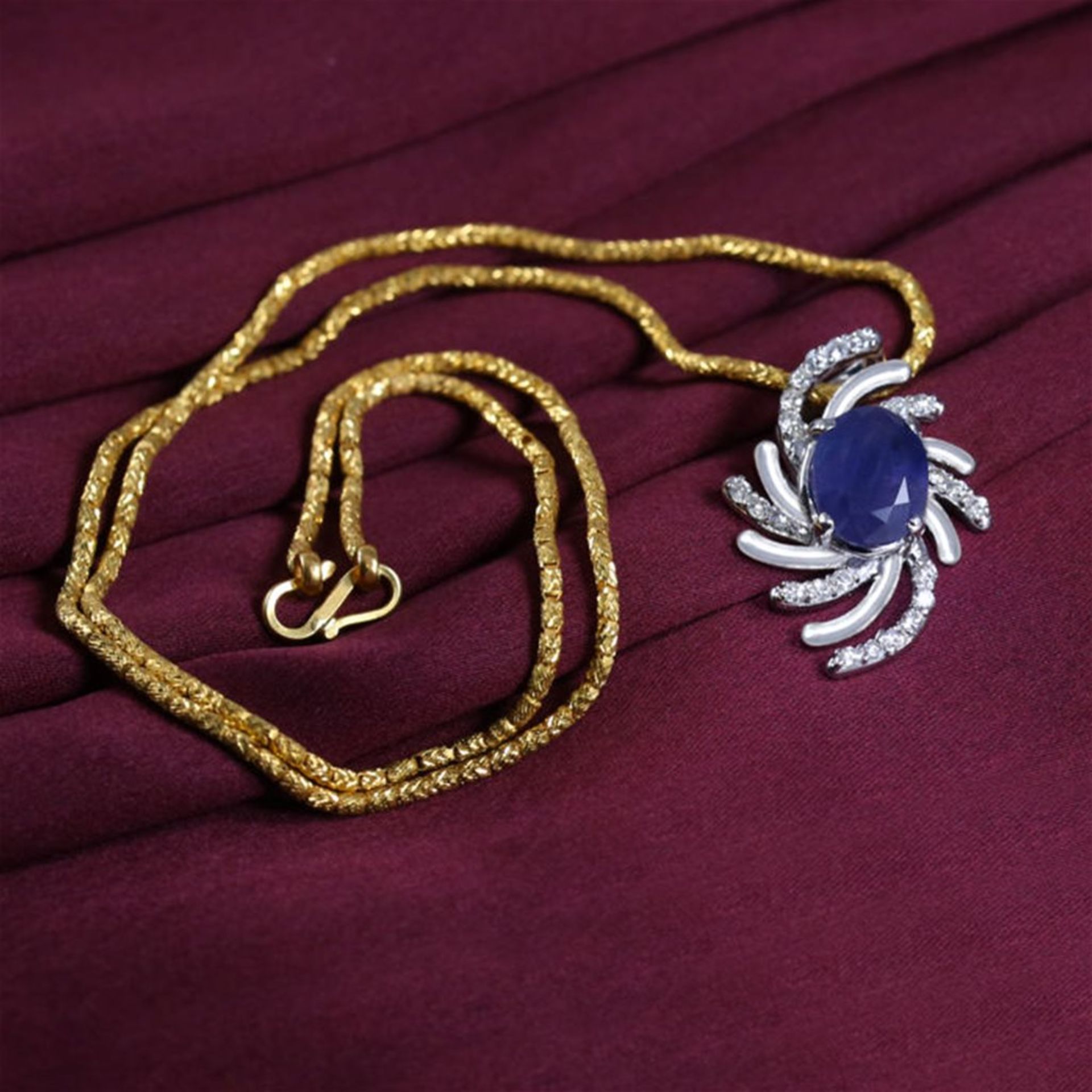 14 K / 585 White Gold Kashmir Sapphire (GRS Certified) & Diamond Pendant - Image 4 of 10