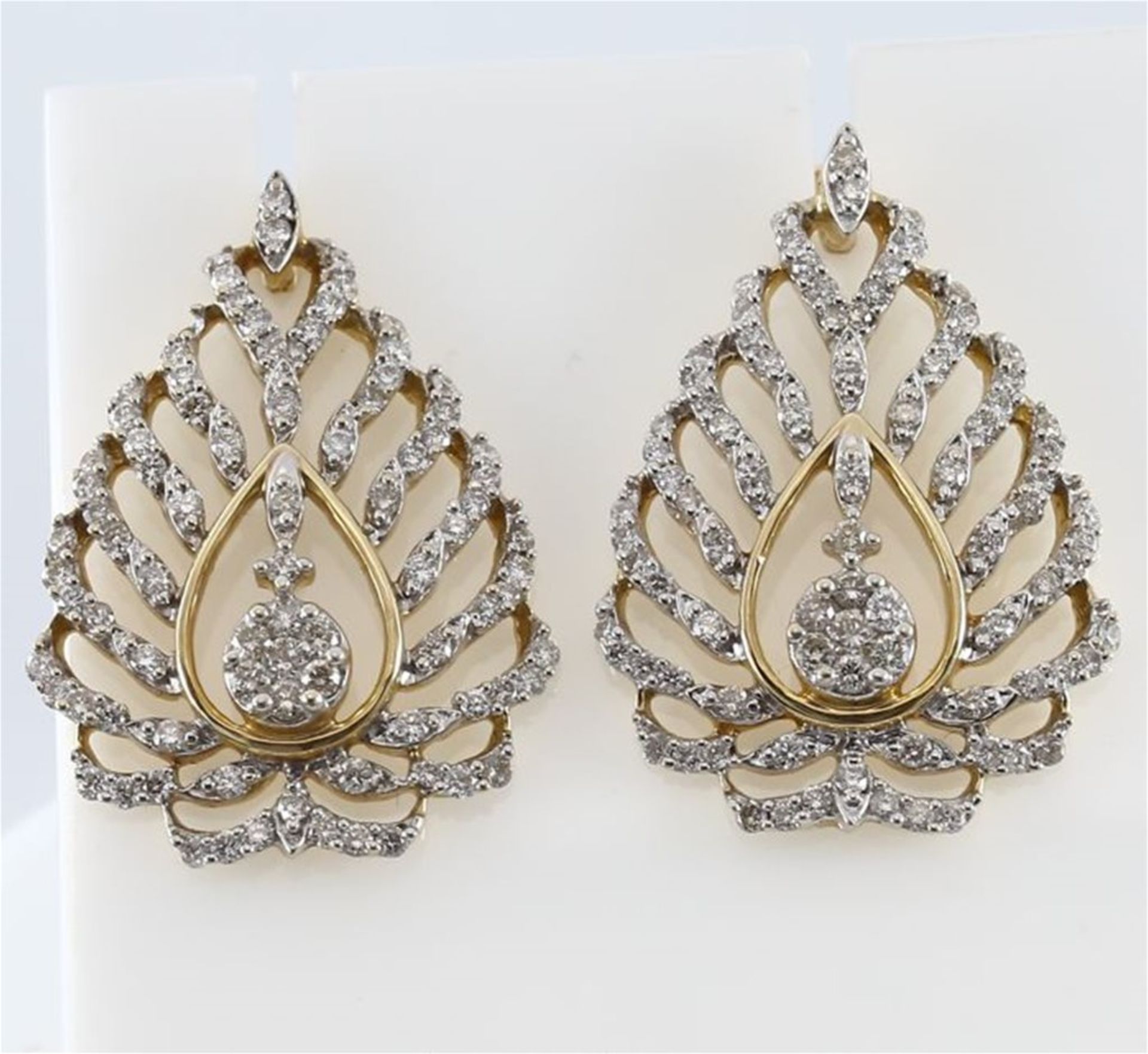 IGI Certified 14K Yellow Gold, Diamond Pendant with matching Chandelier Earrings - Image 3 of 8