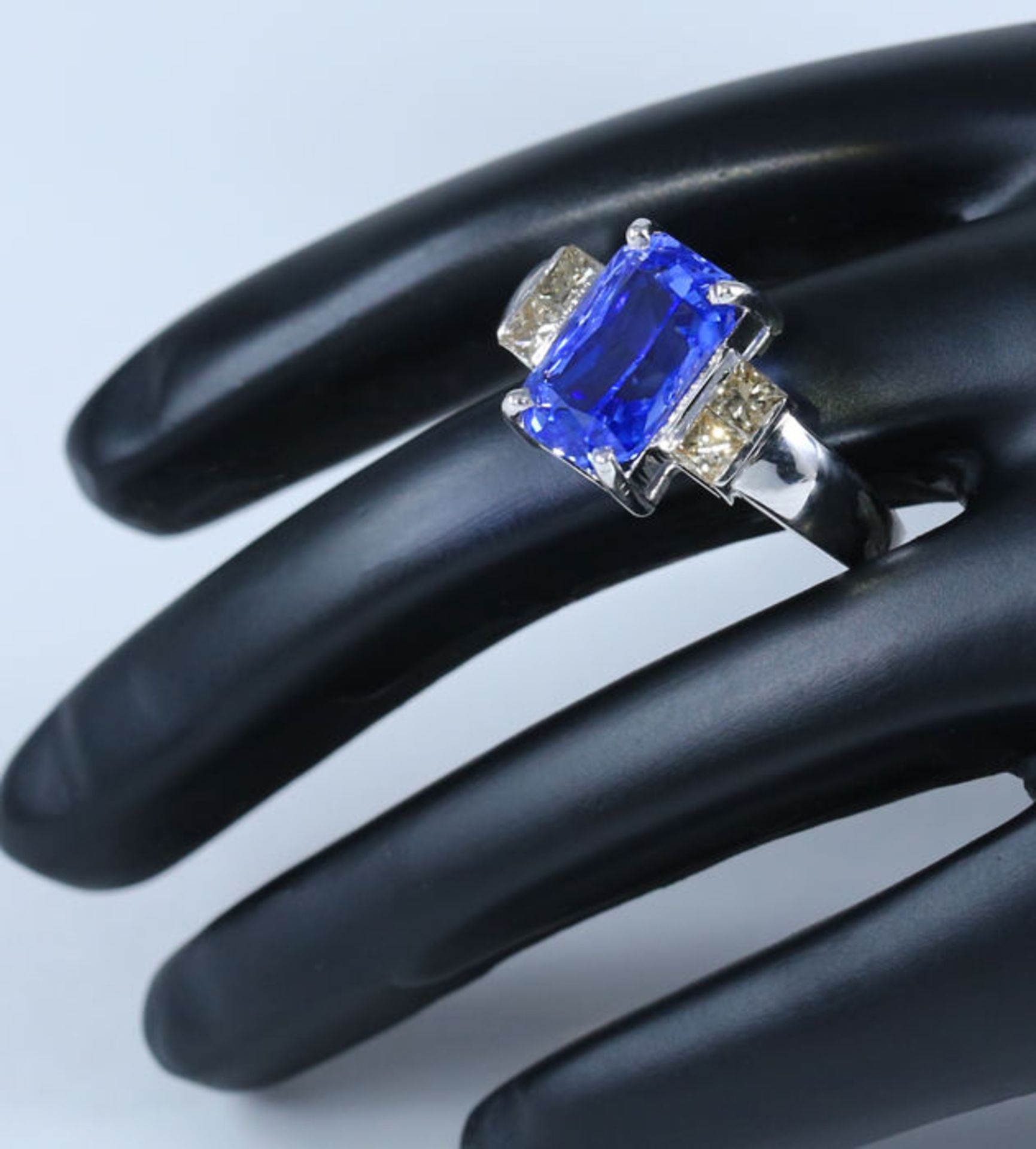 14 K White Gold Blue Sapphire (GIA Certified) and Diamond Ring - Image 7 of 10