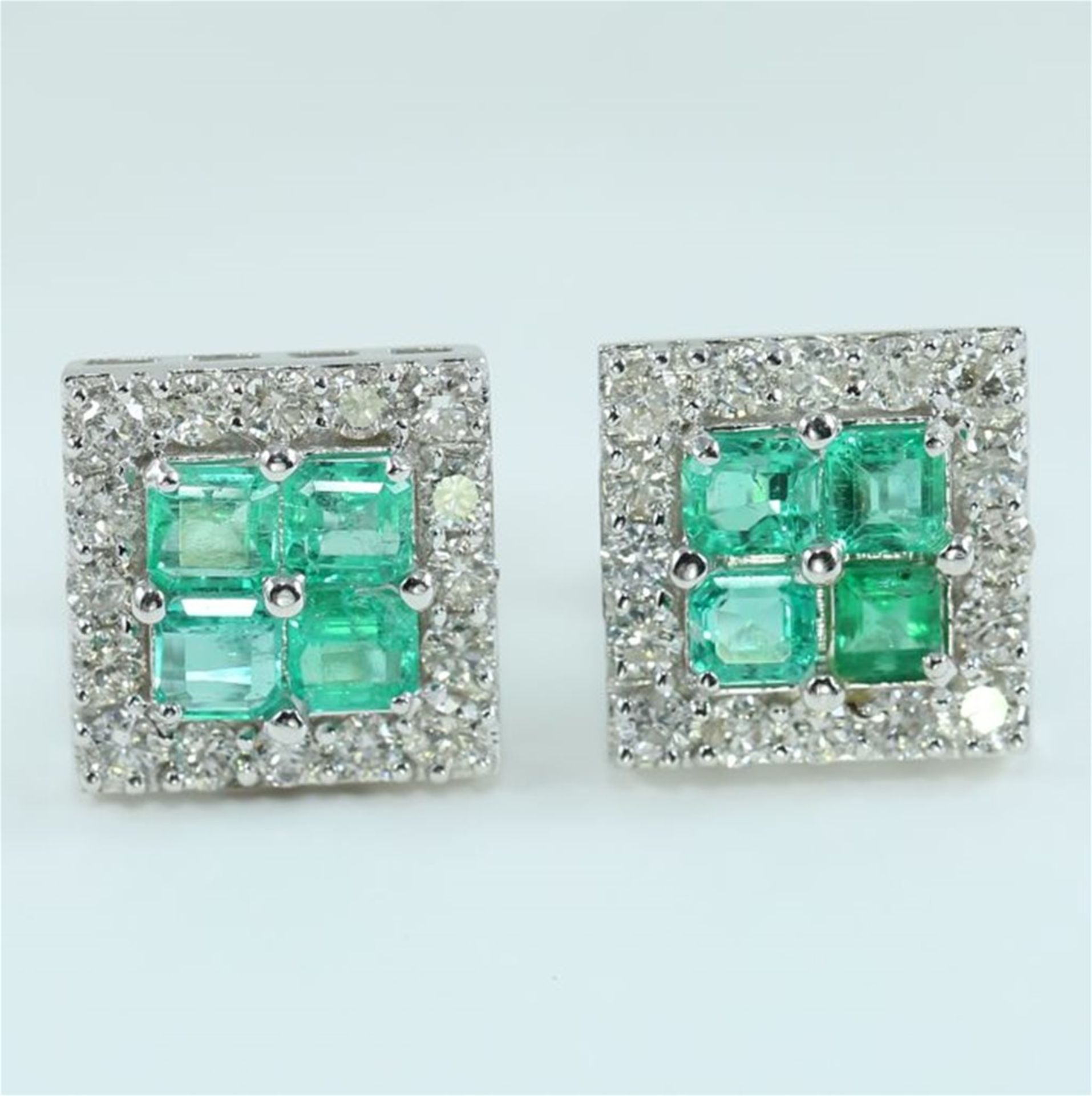 IGI Certified 14 K / 545 White Gold Diamond and Emerald Earrings - Image 4 of 4